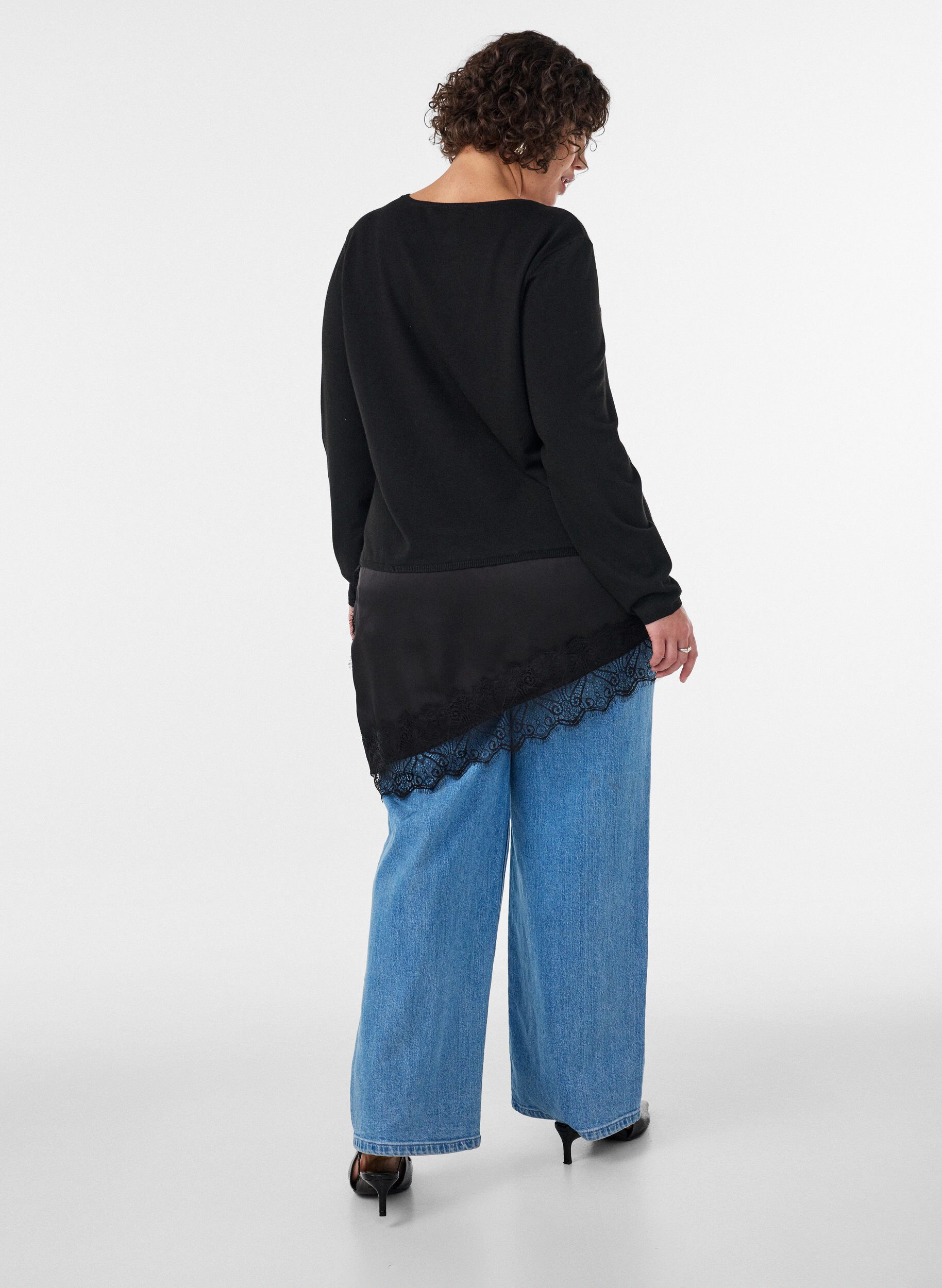 ZizziBlouse en maille &agrave; effet superpos&eacute; et bordure en dentelle, Noir, Model image number 2