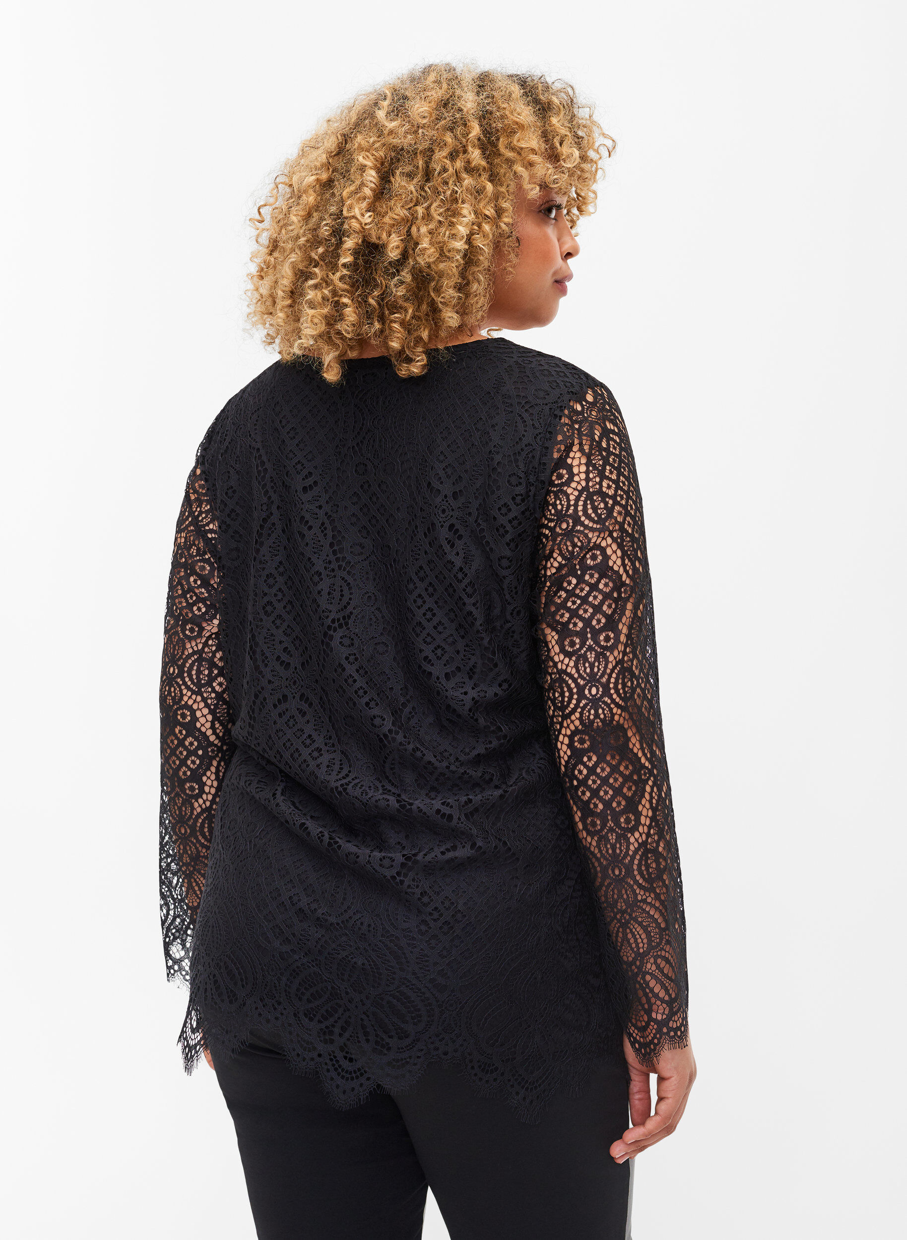 Zizzi Blouse en dentelle &agrave; manches longues avec col en V, Black, Model image number 1