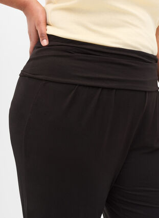 Pantalon ample en mélange de viscose, Black, Model image number 1