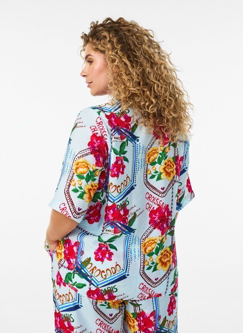 Shirtblouse met mouwen tot aan de ellebogen en kleurrijke print, Blauw, Model