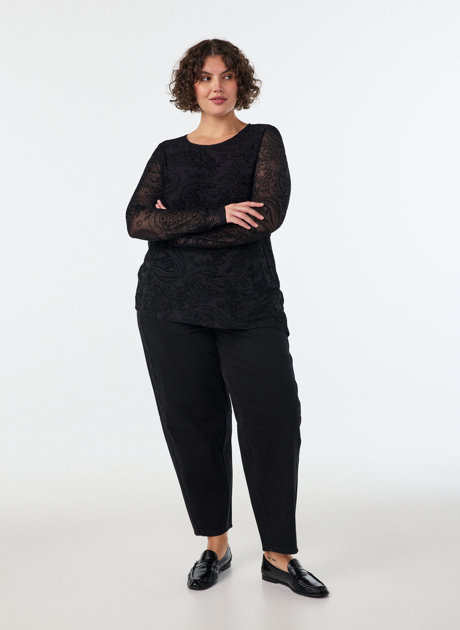 ZizziBlouse en maille avec imprim&eacute; cachemire et ourlet asym&eacute;trique, Noir, Model image number 1