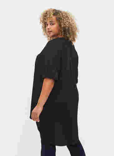 Tunique à manches courtes en viscose, Black, Model image number 1