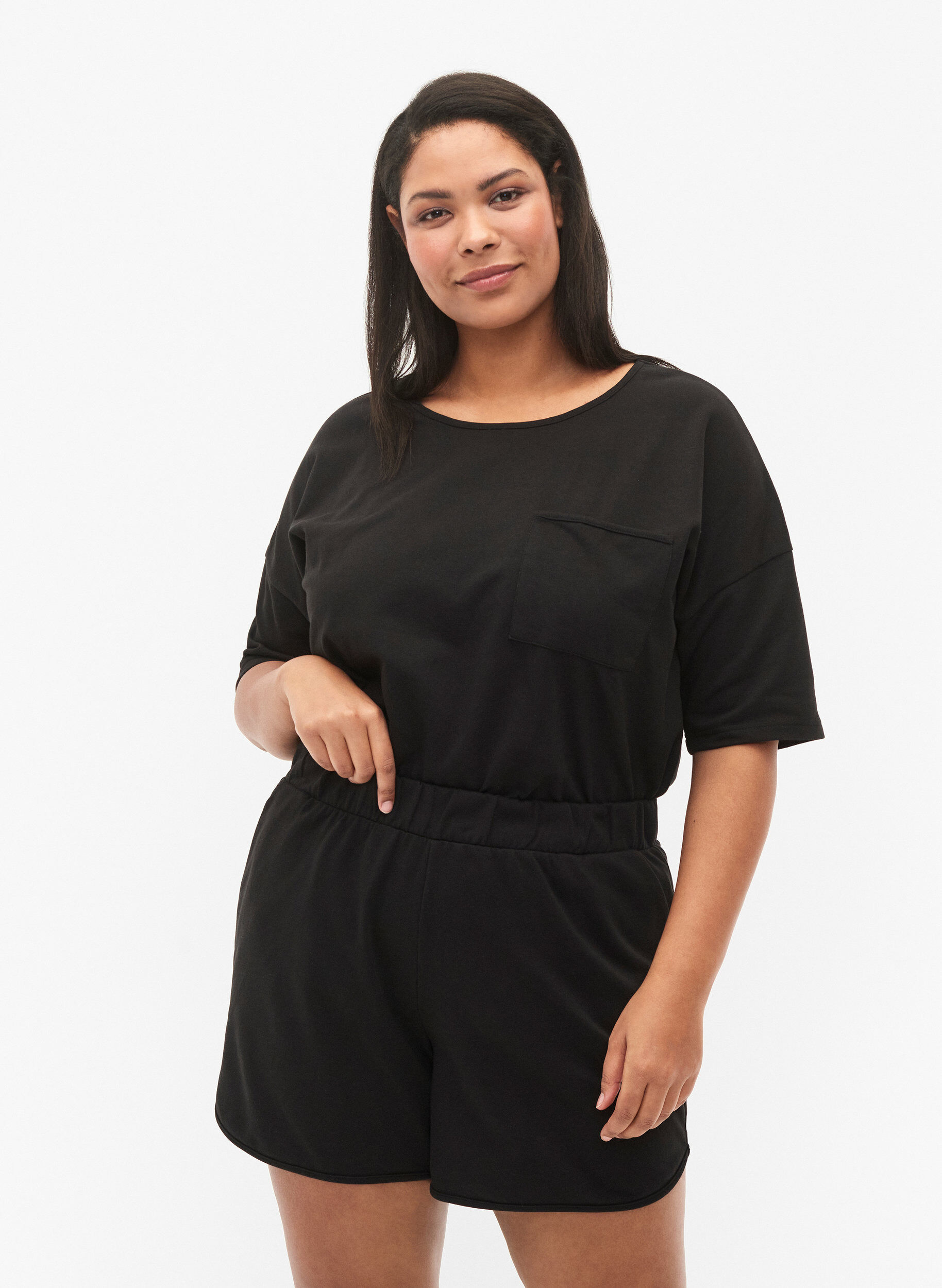 Zizzi Short de couleur unie avec poches, Black, Model image number 0