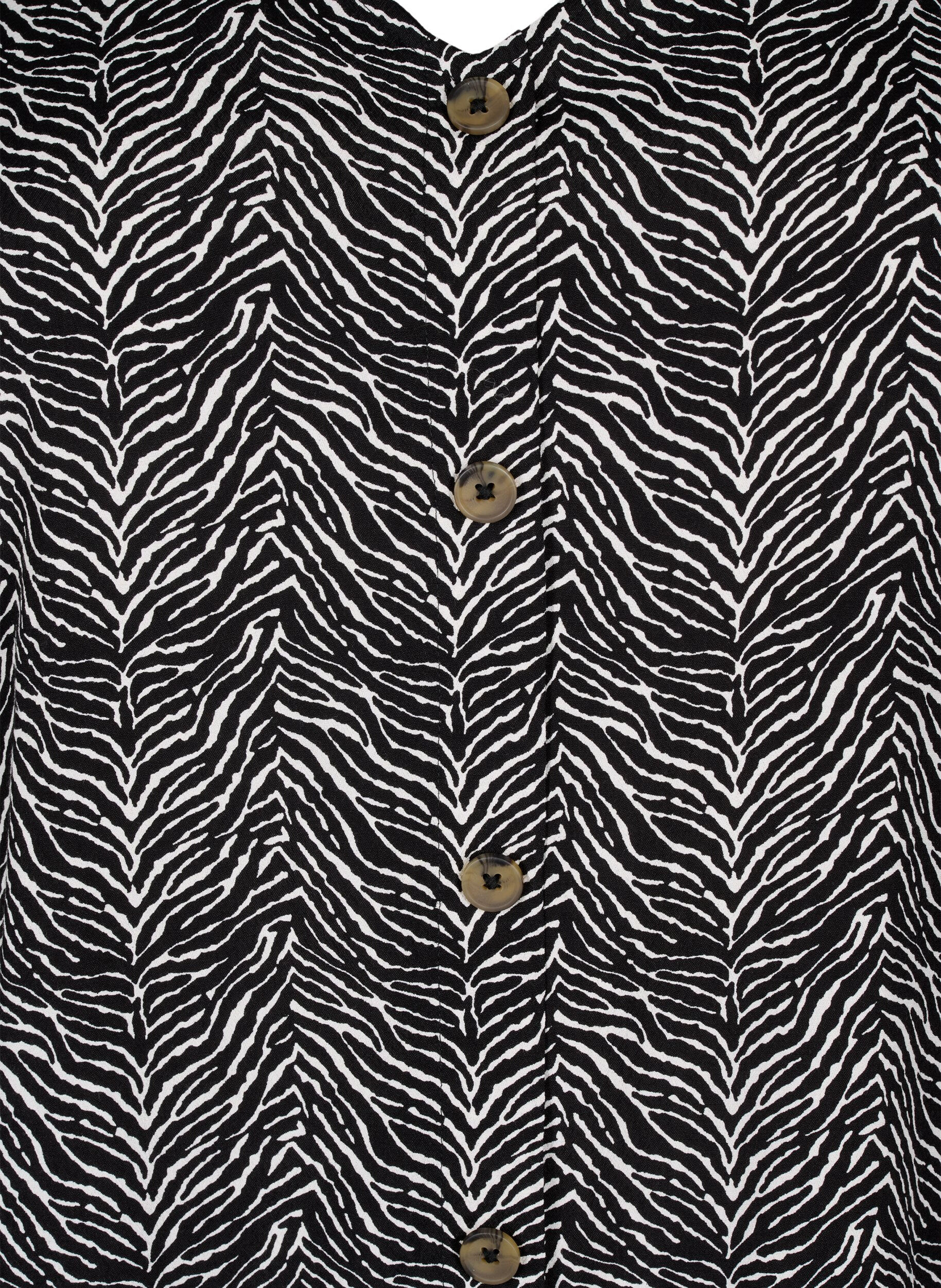 Zizzi Chemisier en viscose avec boutons, Black Graphic AOP, Packshot image number 2