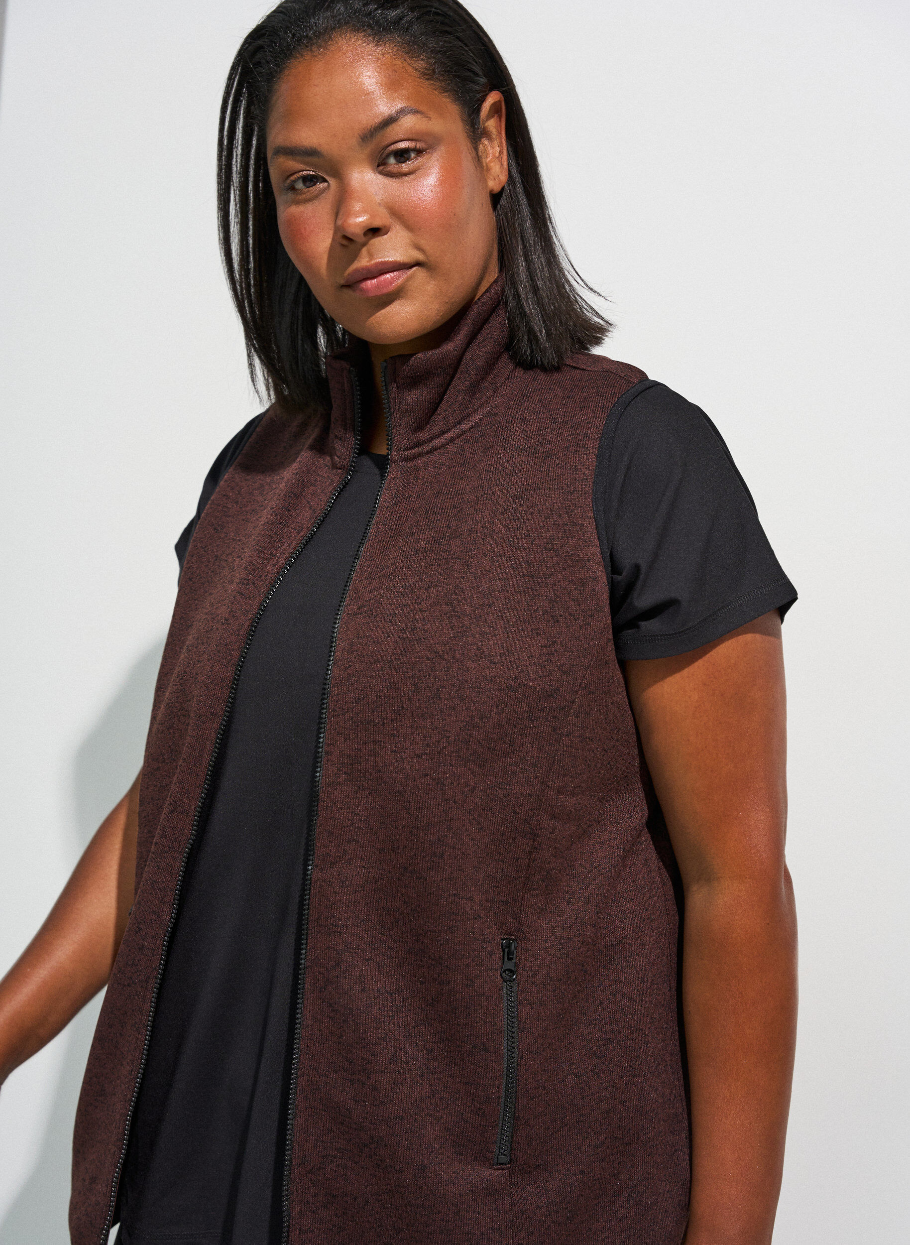 ZizziVest met hoge hals en ritssluiting, Bruin, Model image number 2