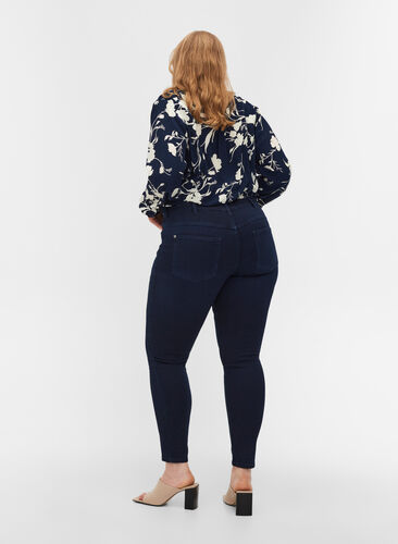 Extra slim fit Sanna jeans met normale taille, Dark blue, Model image number 1