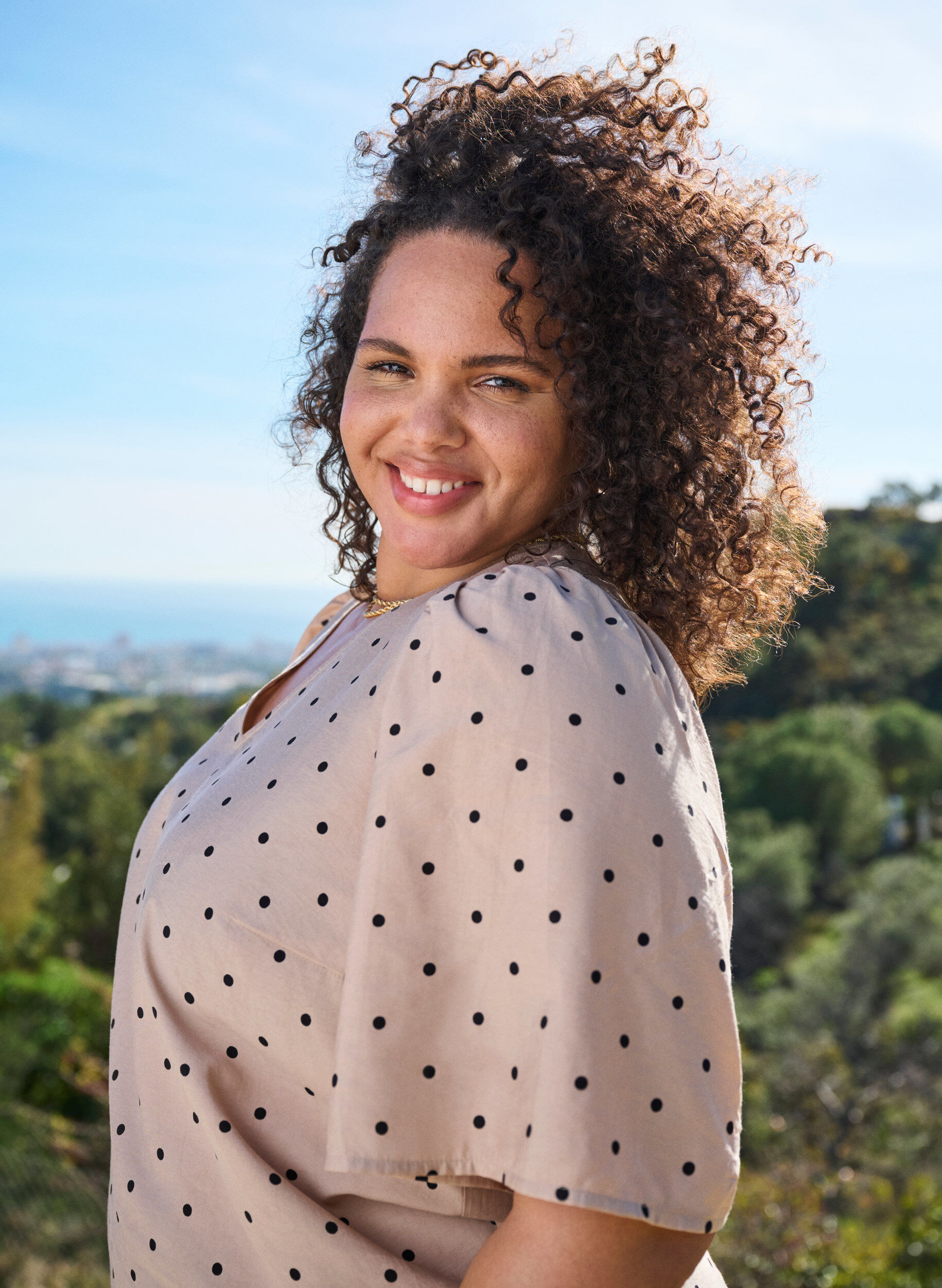 ZizziBlouse met losse mouwen en een V-hals, Beige, Image image number 0