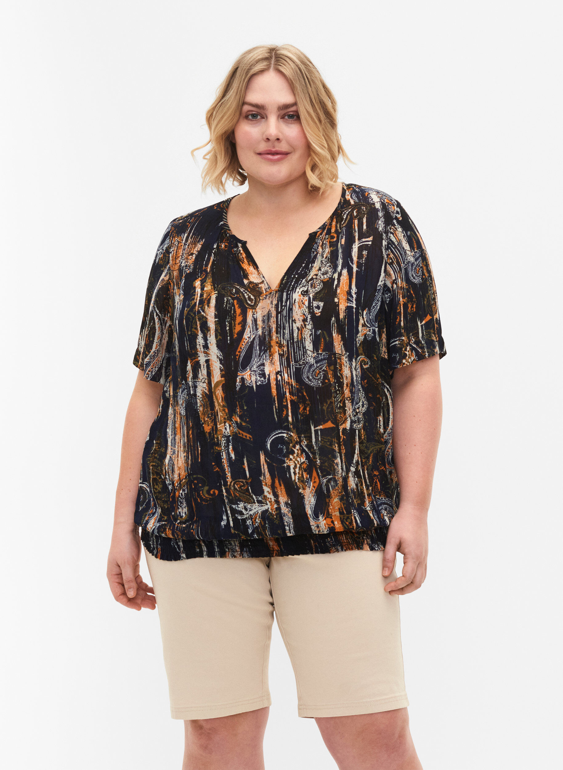 ZizziShorts met strakke pasvorm en achterzakken, Fog, Model image number 0