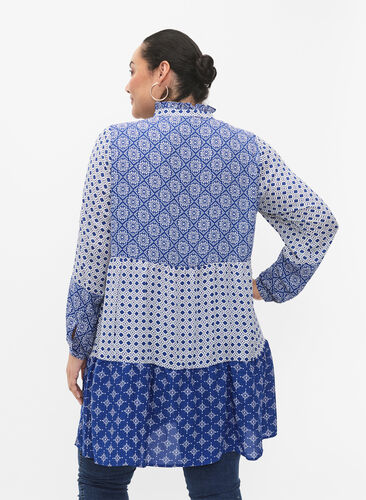 Robe trapèze avec motifs et lignes de coupe, Blue AOP, Model image number 1