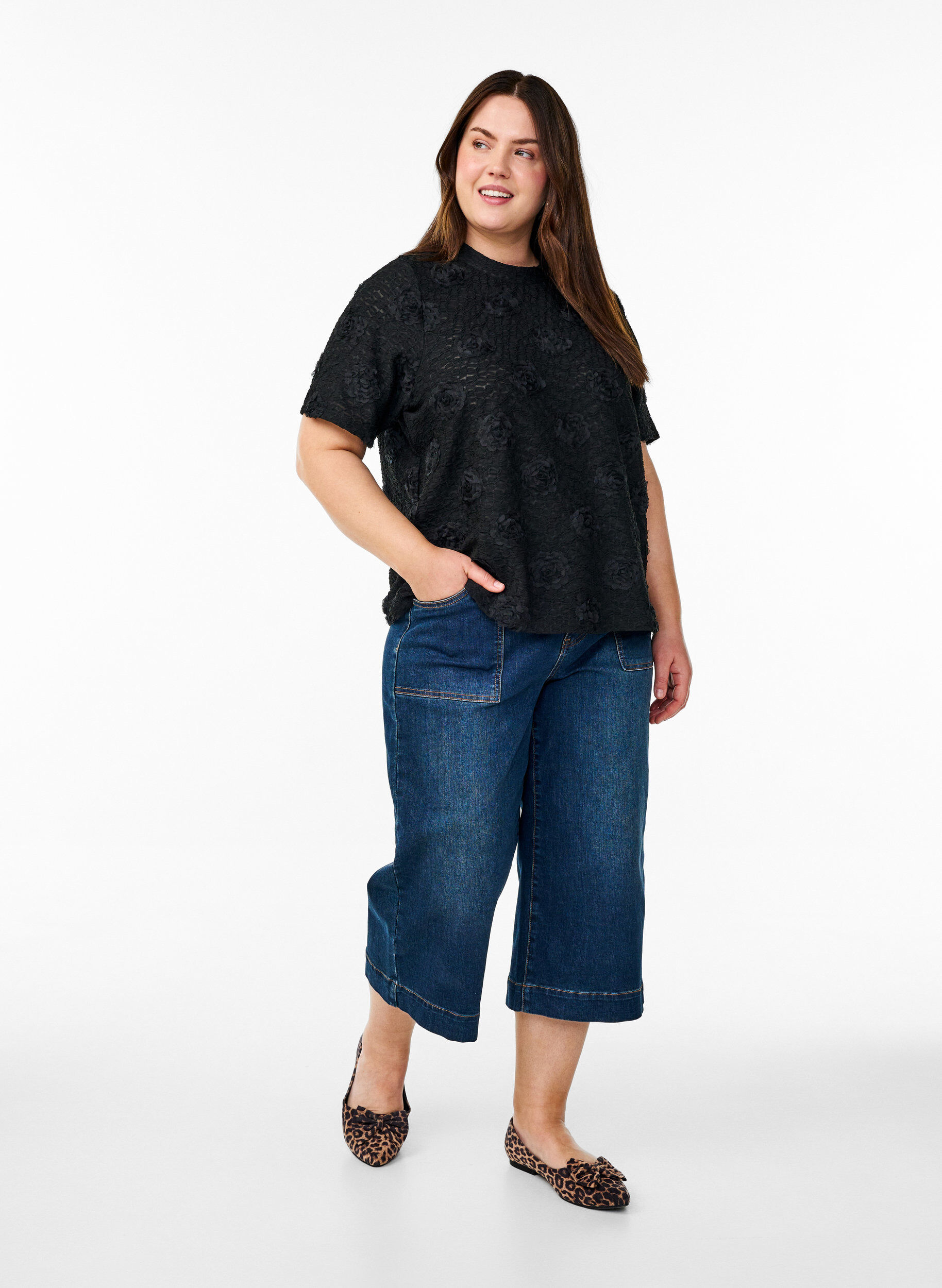 ZizziBlouse met 3D-bloemen en korte mouwen, Zwart, Model image number 1