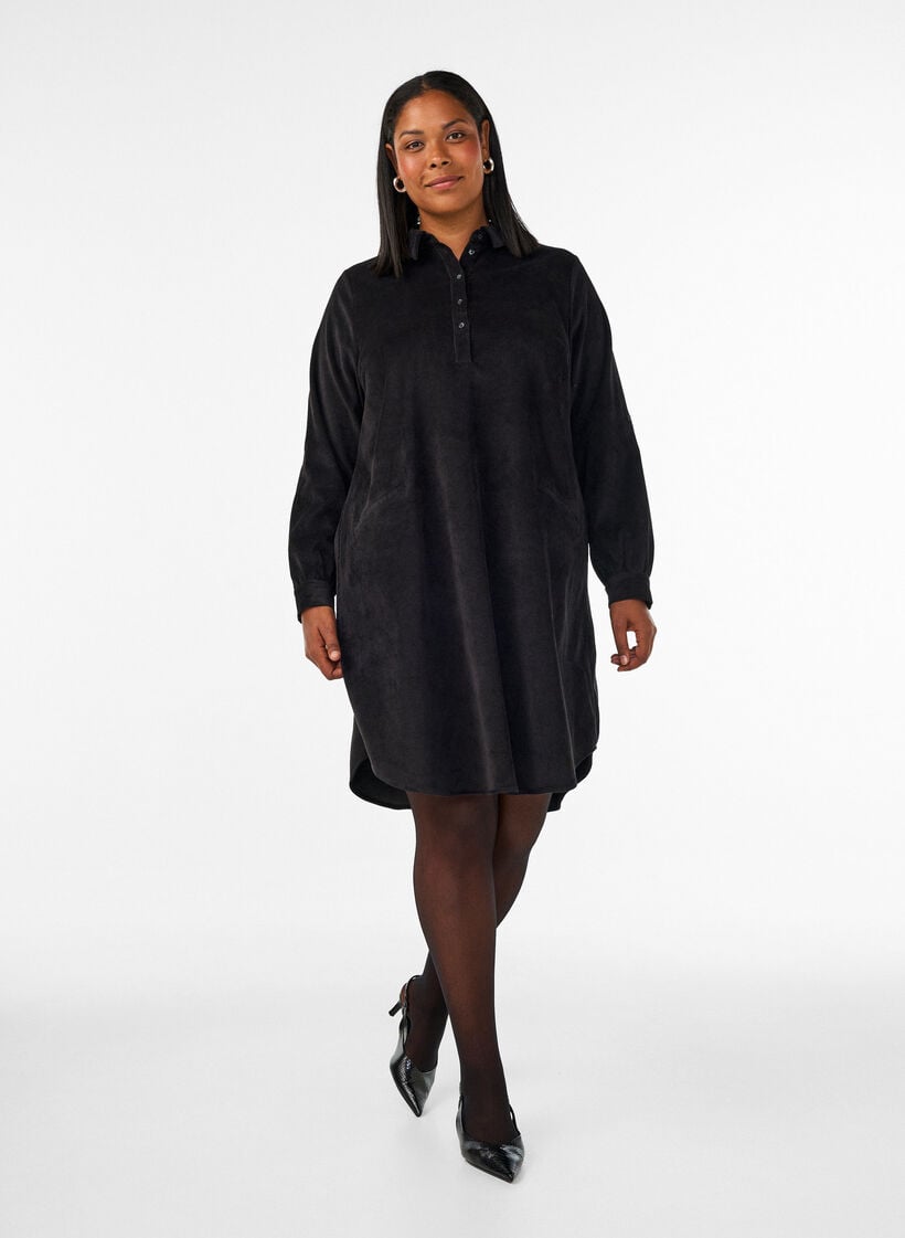 Robe chemise en velours c&ocirc;tel&eacute; avec col et fermeture boutonn&eacute;e, Noir, Model image number 1