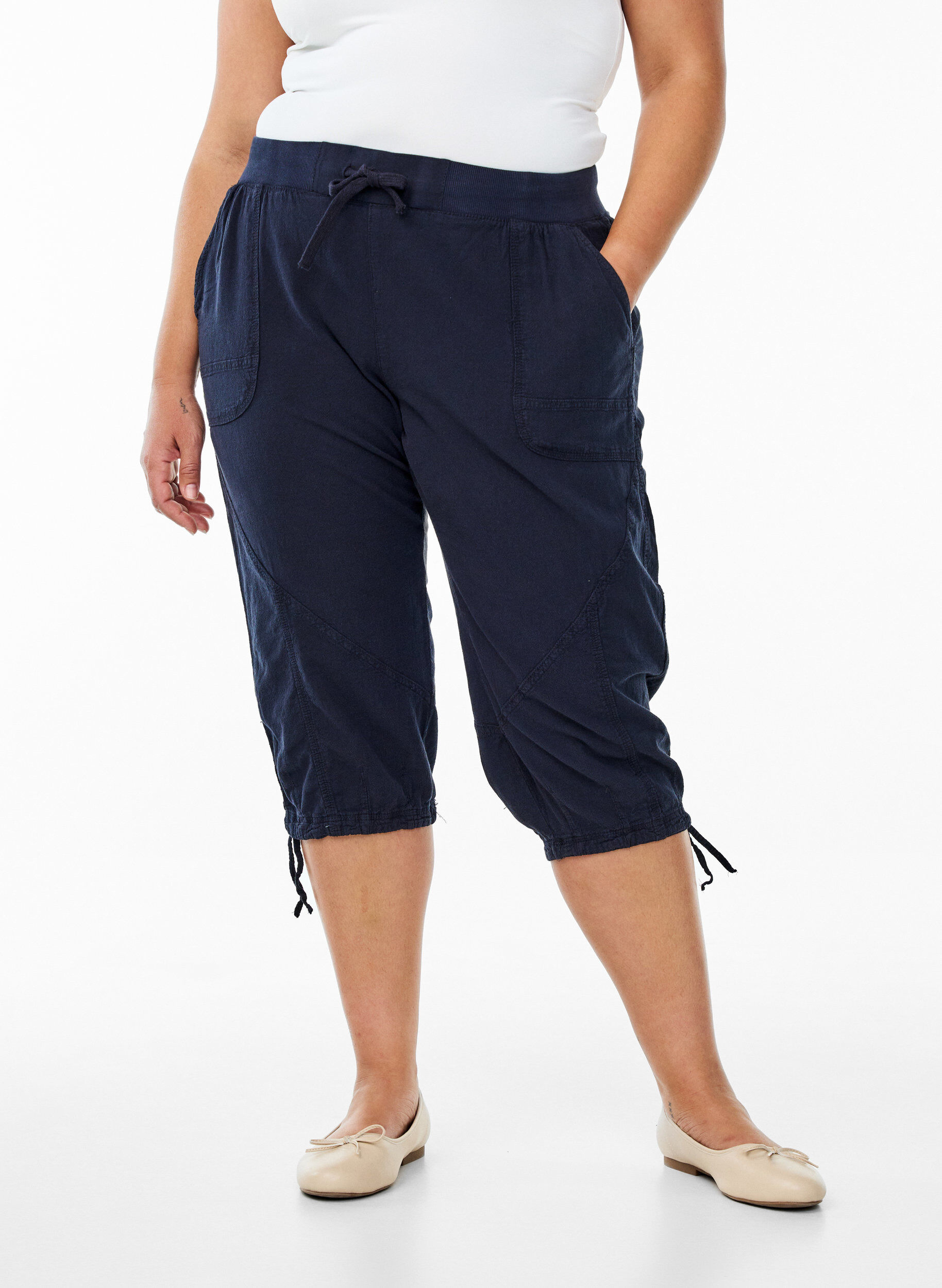 ZizziKatoenen Capri-broek, Blauw, Model image number 2