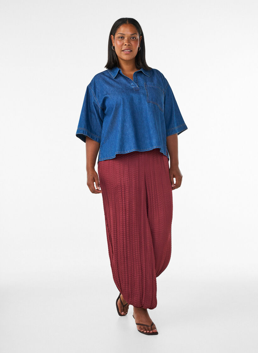 Ballonbroek met structuur en elastische taille, Rood, Model image number 3