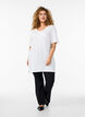 Enkelkleurig oversized T-shirt met V-hals, Wit, Model image number 1
