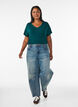 Basic T-shirt col V en viscose, Vert fonc&eacute;, Model image number 1
