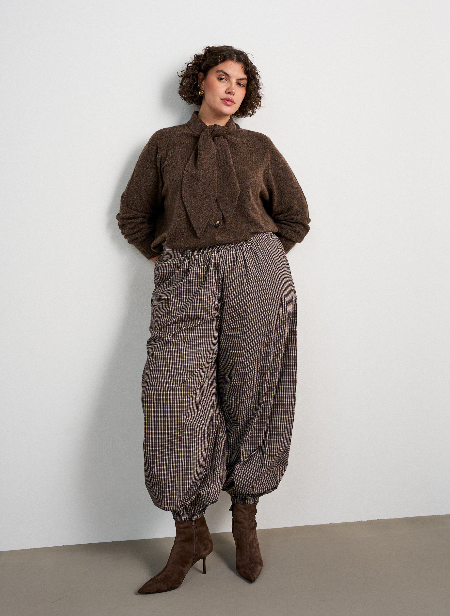 ZizziCardigan avec n&oelig;uds et boutons, Marron, Model image number 1