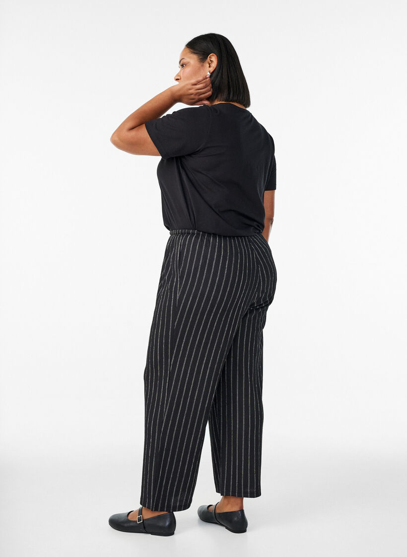Pantalon large en tissu l&eacute;ger et textur&eacute;, Noir, Model image number 2