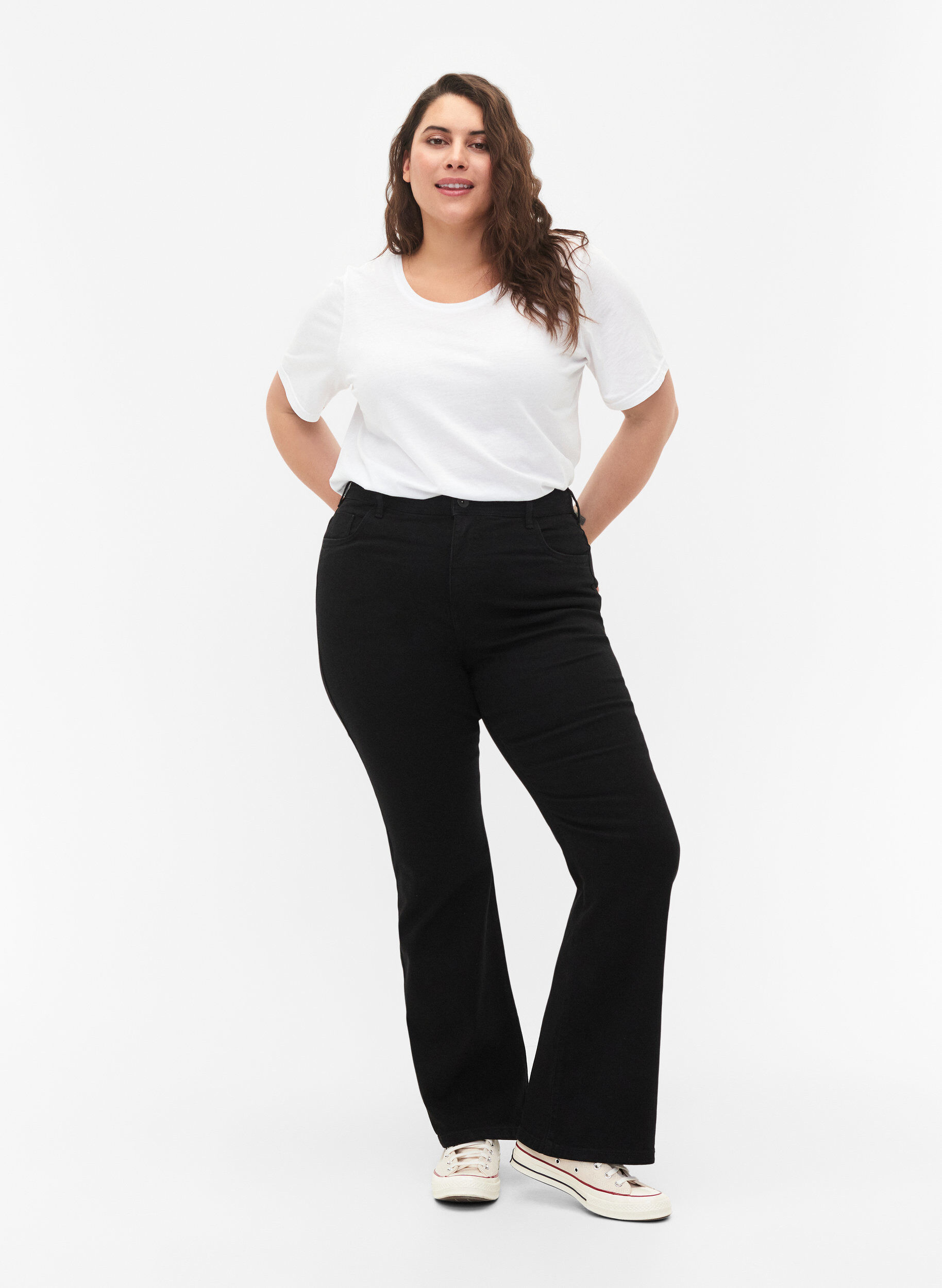 ZizziJean taille haute avec coupe bootcut, Noir, Model image number 0