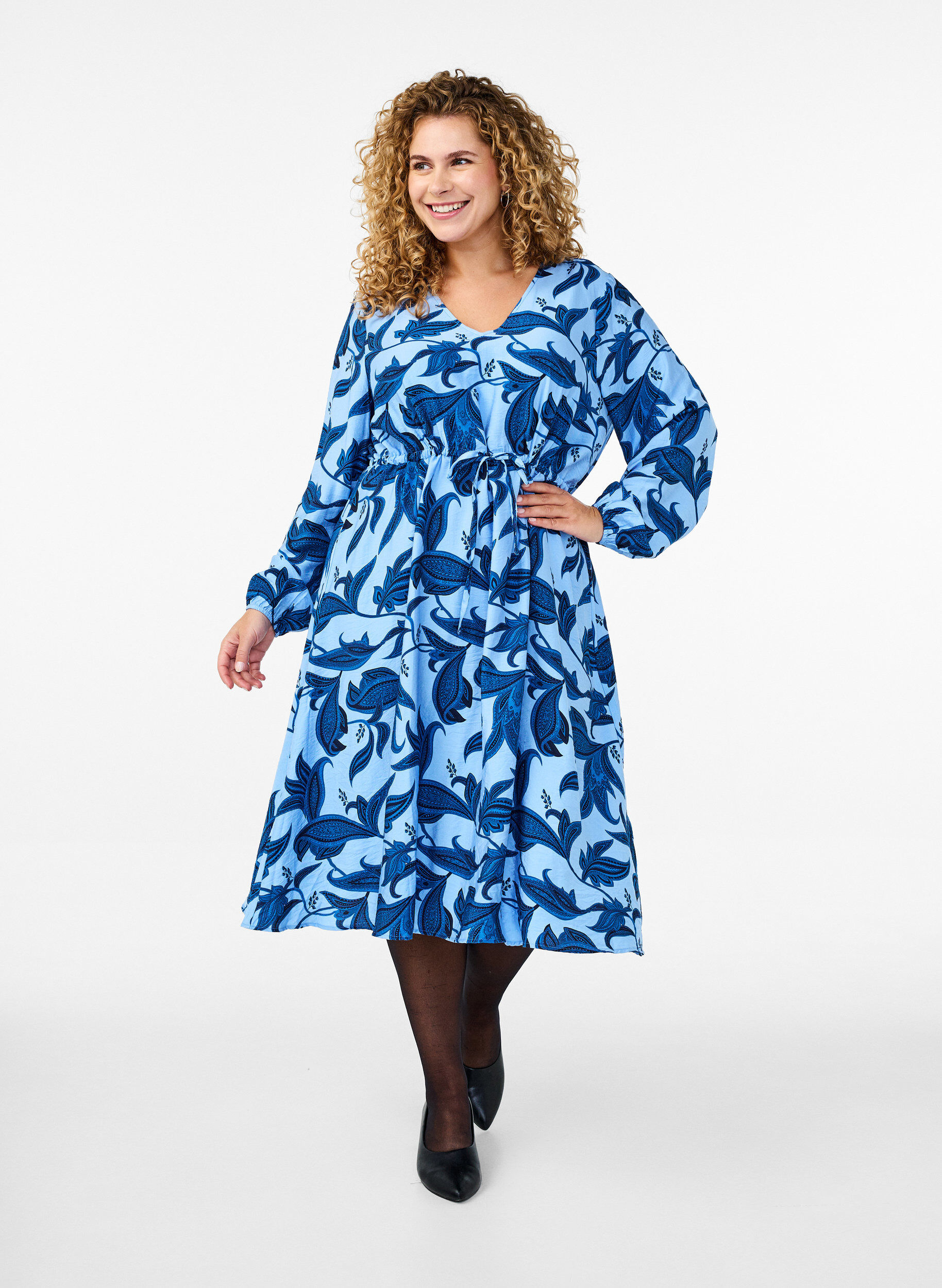 Robes &agrave; manches longues avec imprim&eacute; paisley et ceinture &agrave; n&oelig;ud, Bleu, Model
