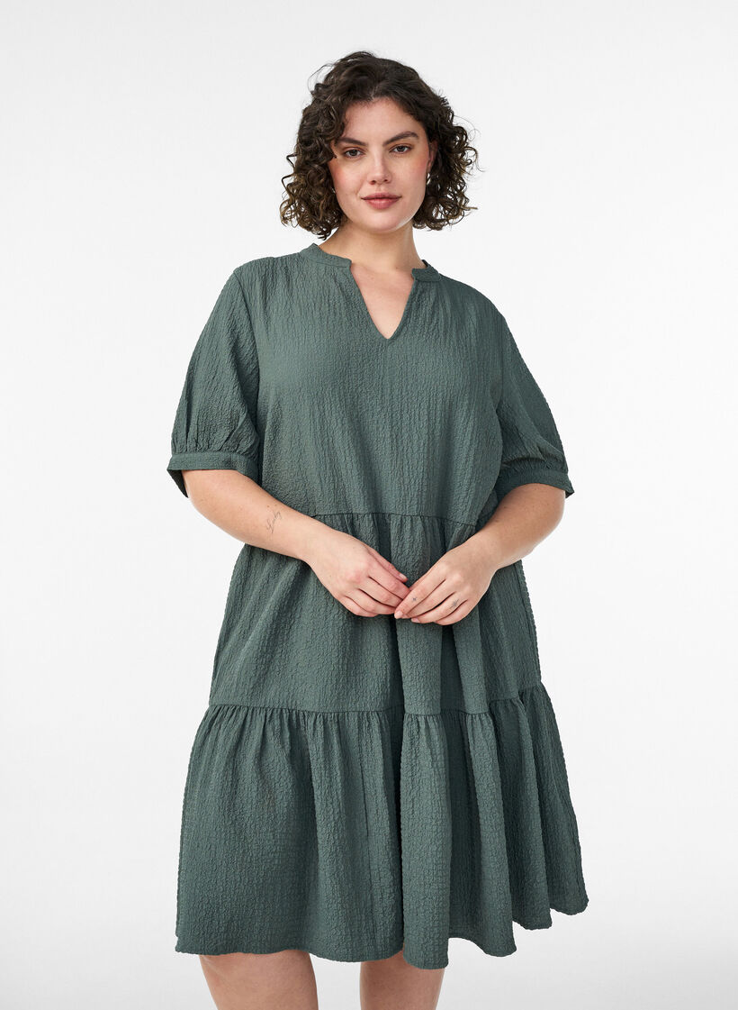 Robe courte &agrave; coupe &eacute;vas&eacute;e, Vert fonc&eacute;, Model image number 0