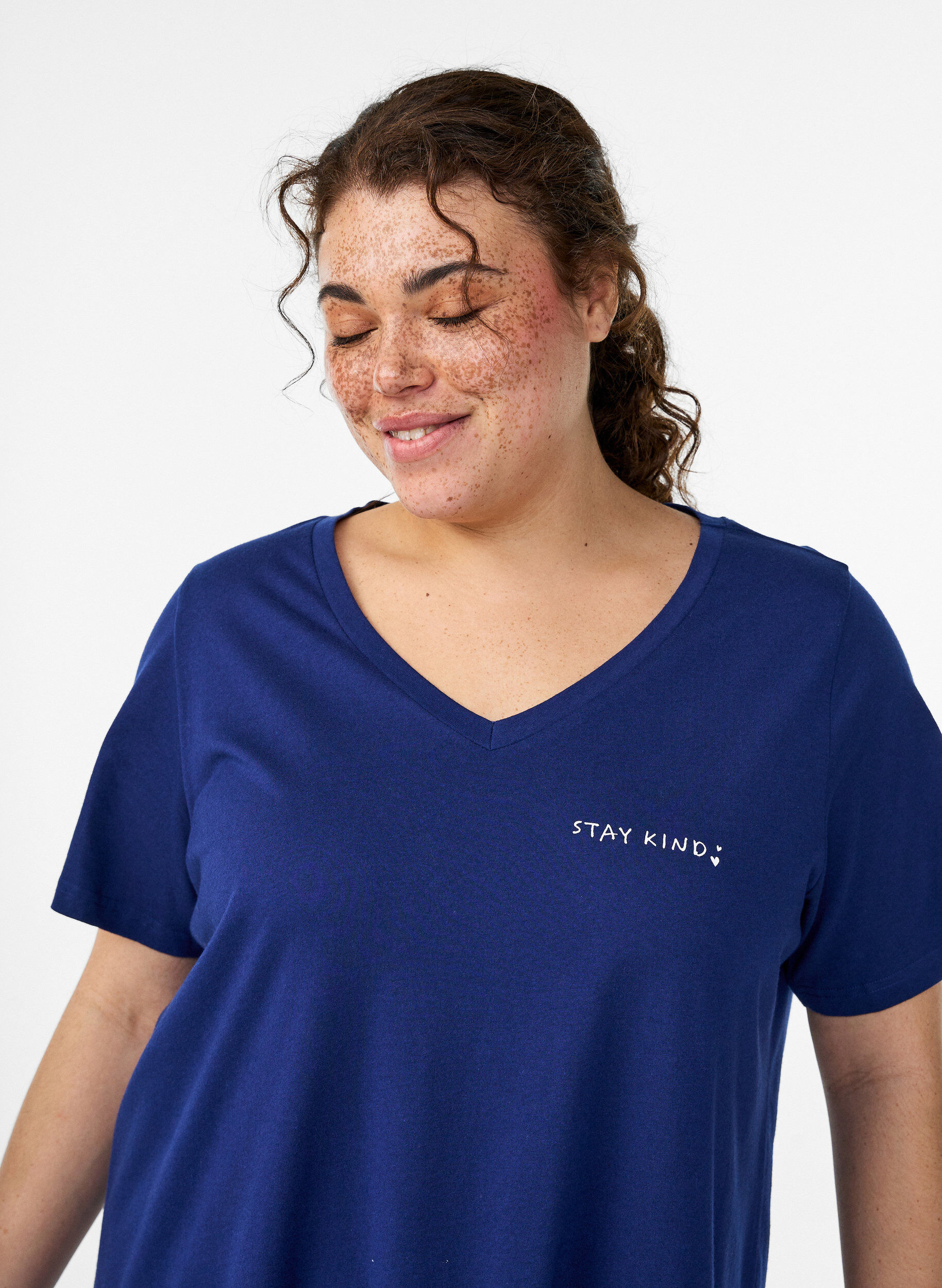 ZizziTop en viscose avec bord en dentelle, Violet, Model image number 3