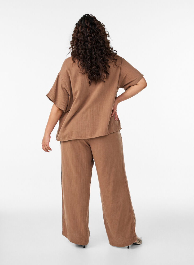 Pantalon taille haute en mousseline de coton &agrave; coupe ample, Marron, Model image number 1