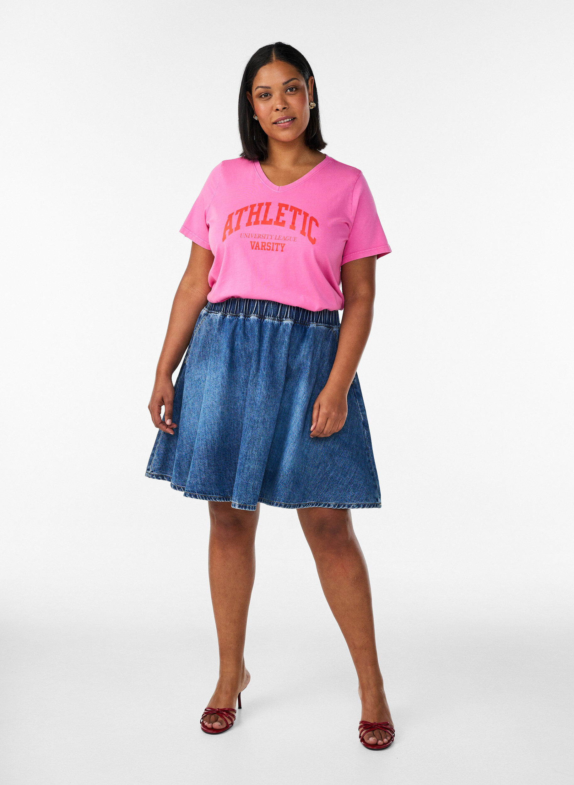 ZizziT-shirt en coton bio avec un imprim&eacute; varsity et col V, Rose, Model image number 1