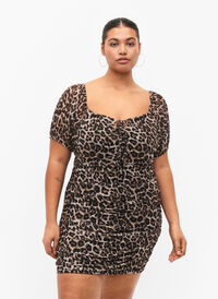Korte jurk van mesh met luipaardprint, Leo, Model