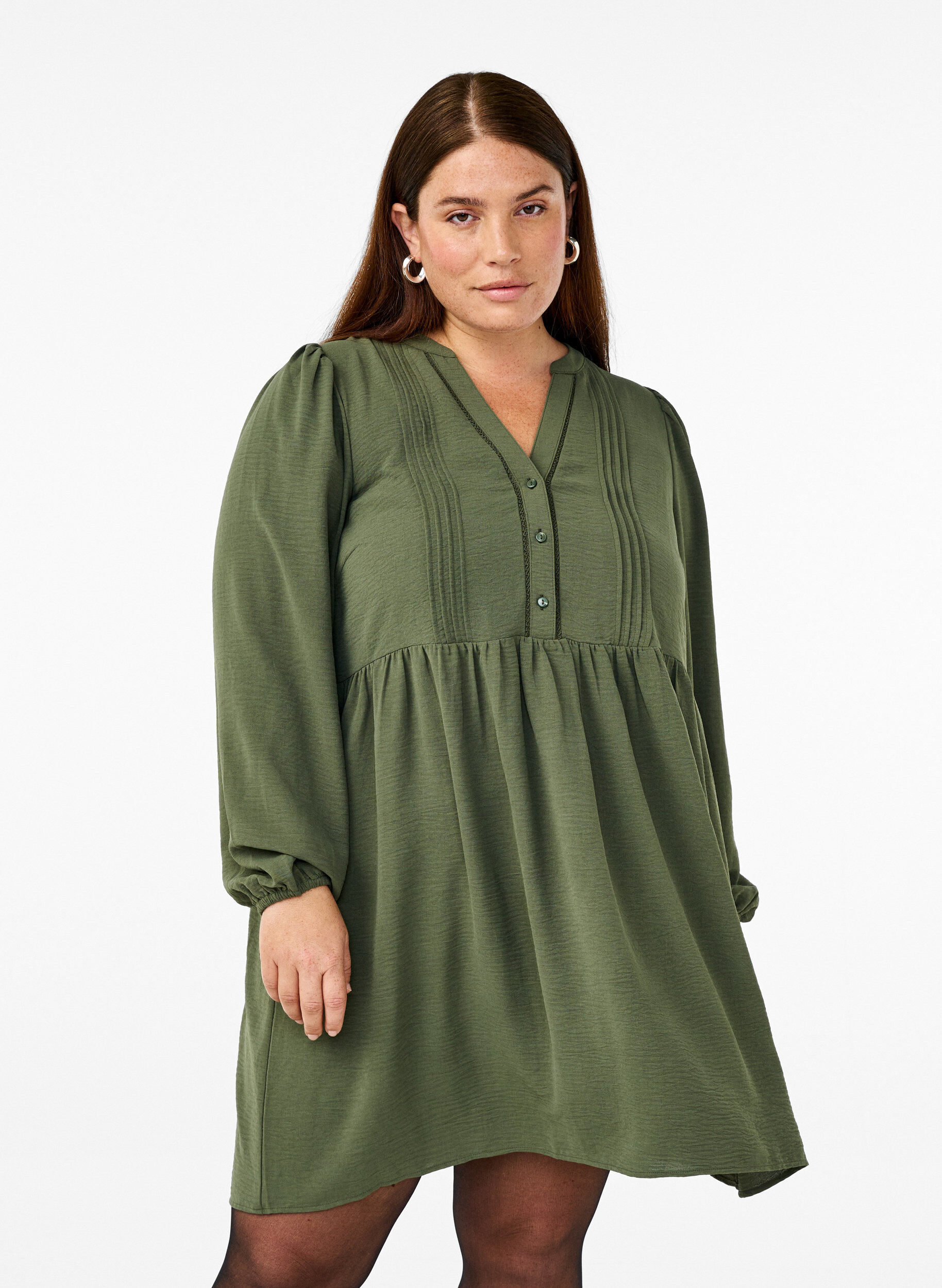 Zizzi FLASH - Robe courte avec des plis et des manches longues, Vert, Model image number 0