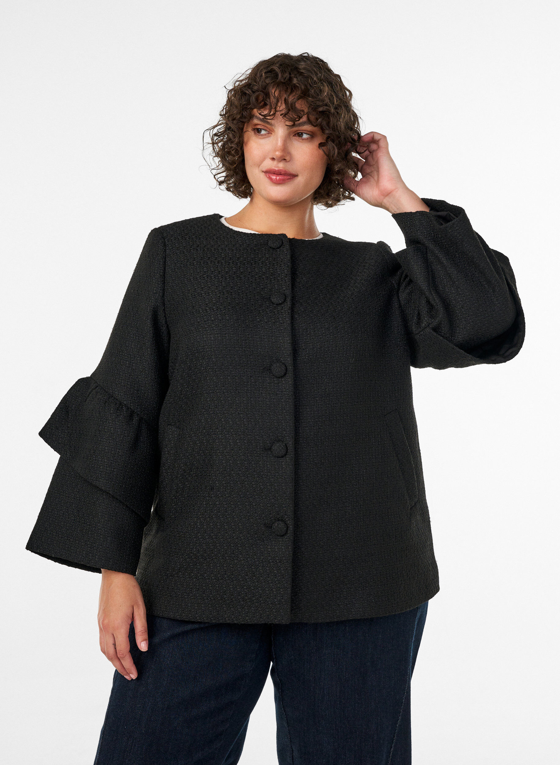 Veste boucl&eacute;e avec volants, Noir, Model