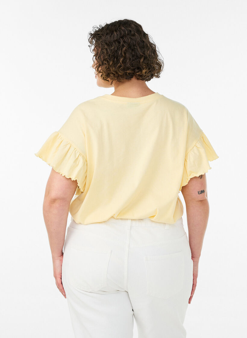 T-shirt van biologisch katoen met ruches mouwen, Geel, Model image number 2