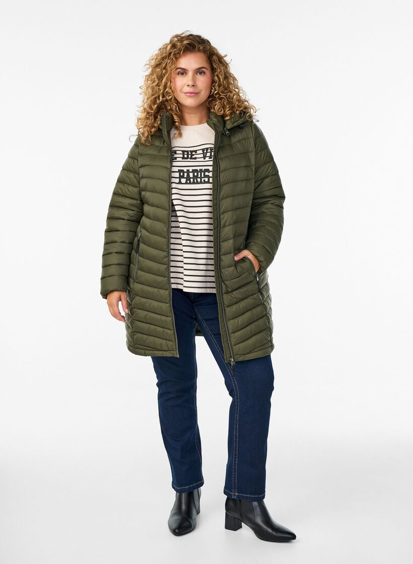 Veste l&eacute;g&egrave;re avec poches et capuche amovible., Vert fonc&eacute;, Model image number 1