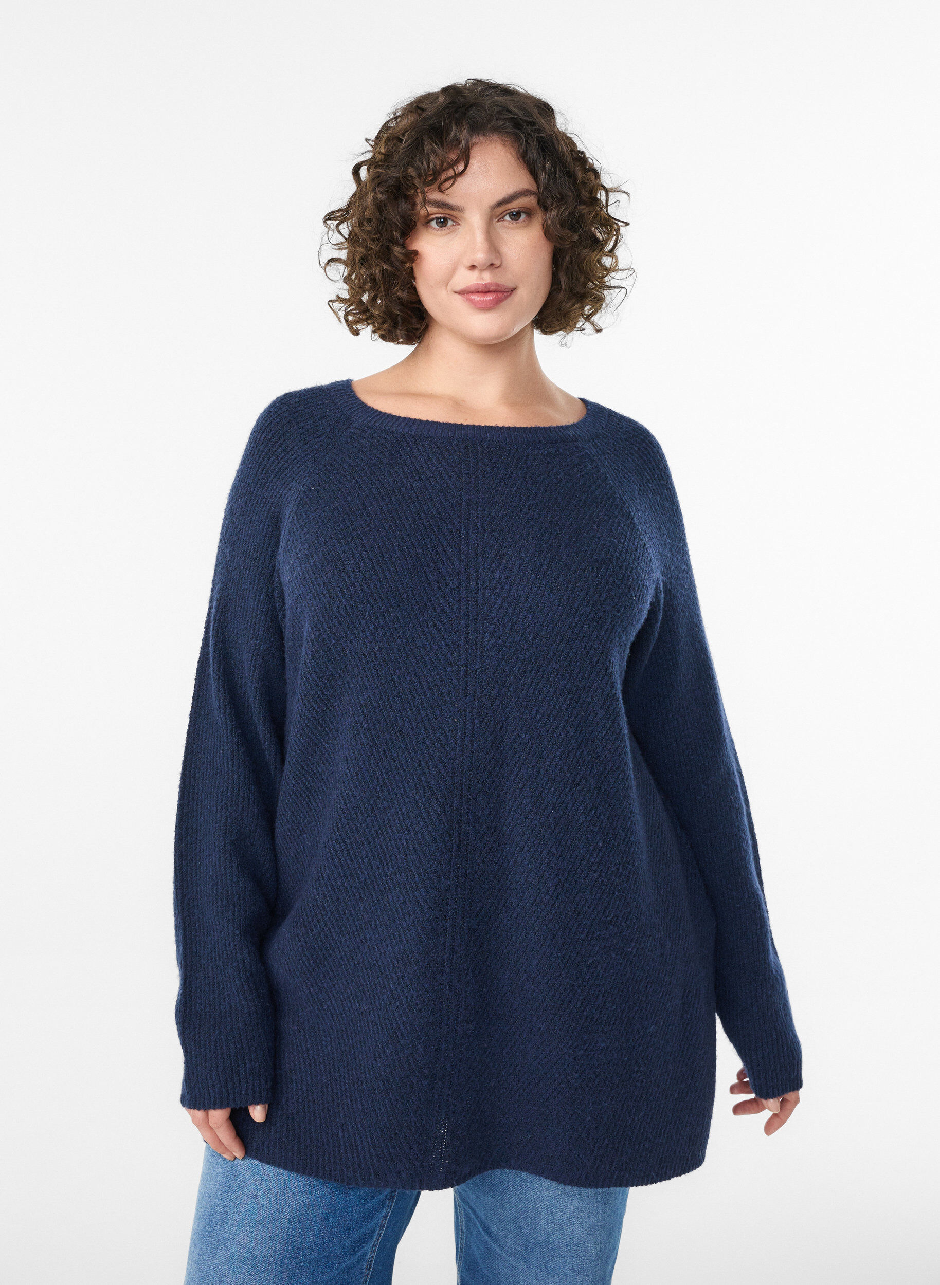 Pull en maille &agrave; motif diagonal et manches raglan, Bleu, Model
