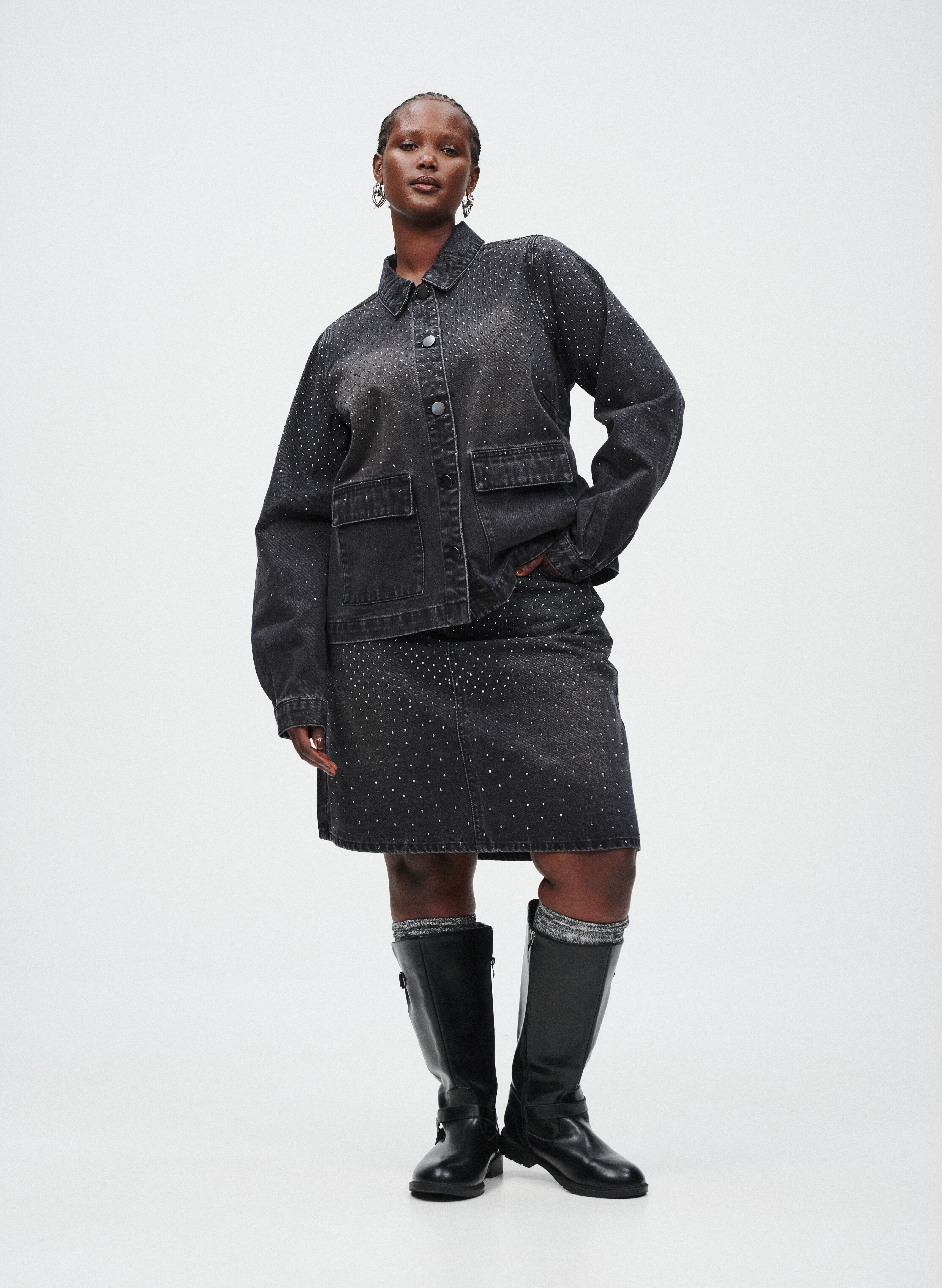 Denim met stenen details, , Model