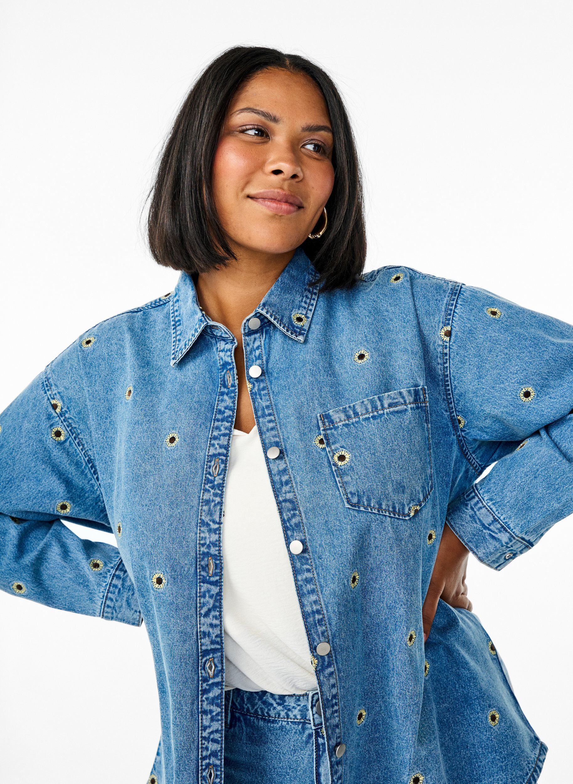 ZizziDenim shirt met geborduurde aardbeien, Blauw, Model image number 3