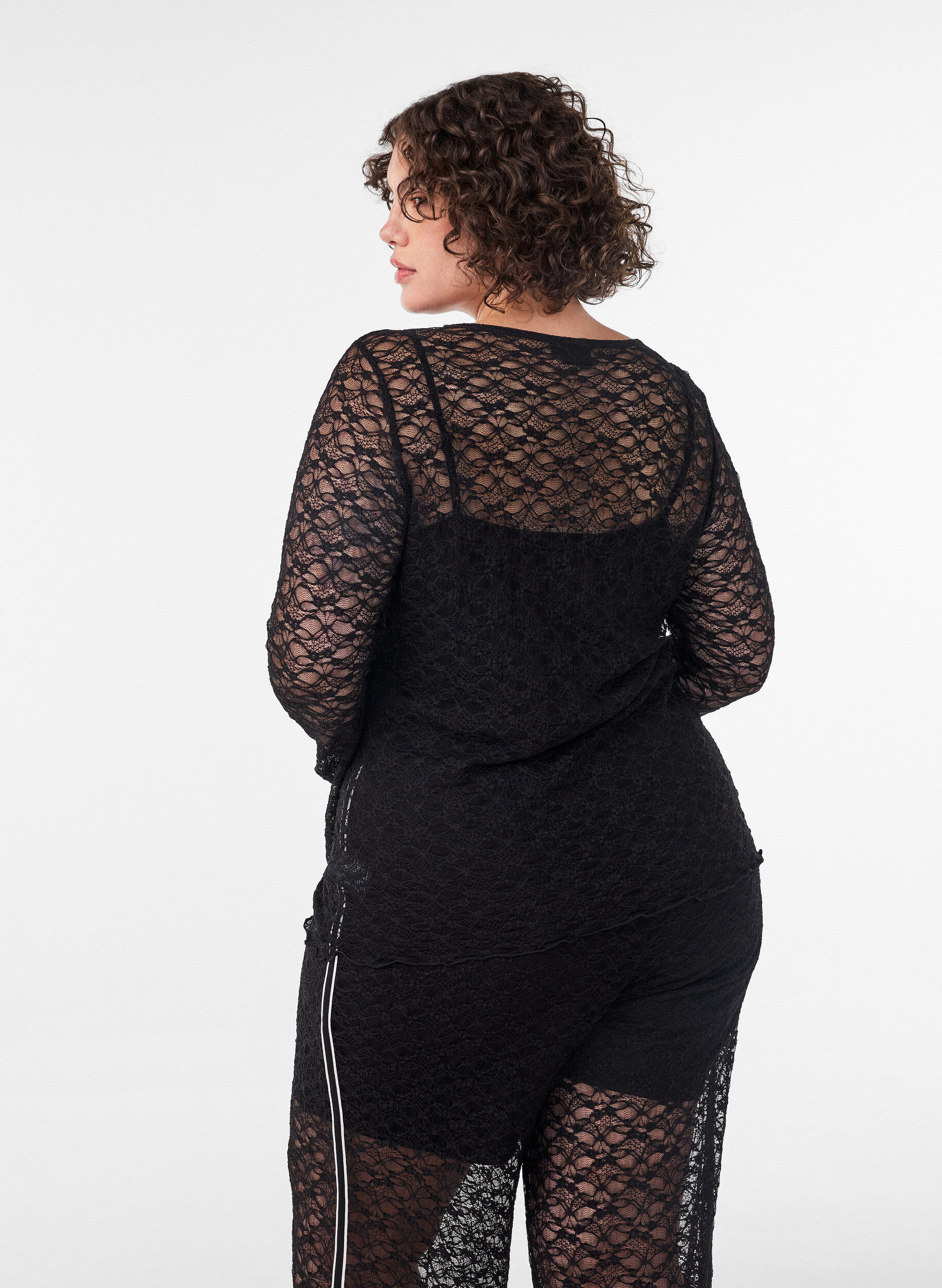 ZizziBlouse en dentelle transparente avec manches longues, Noir, Model image number 2