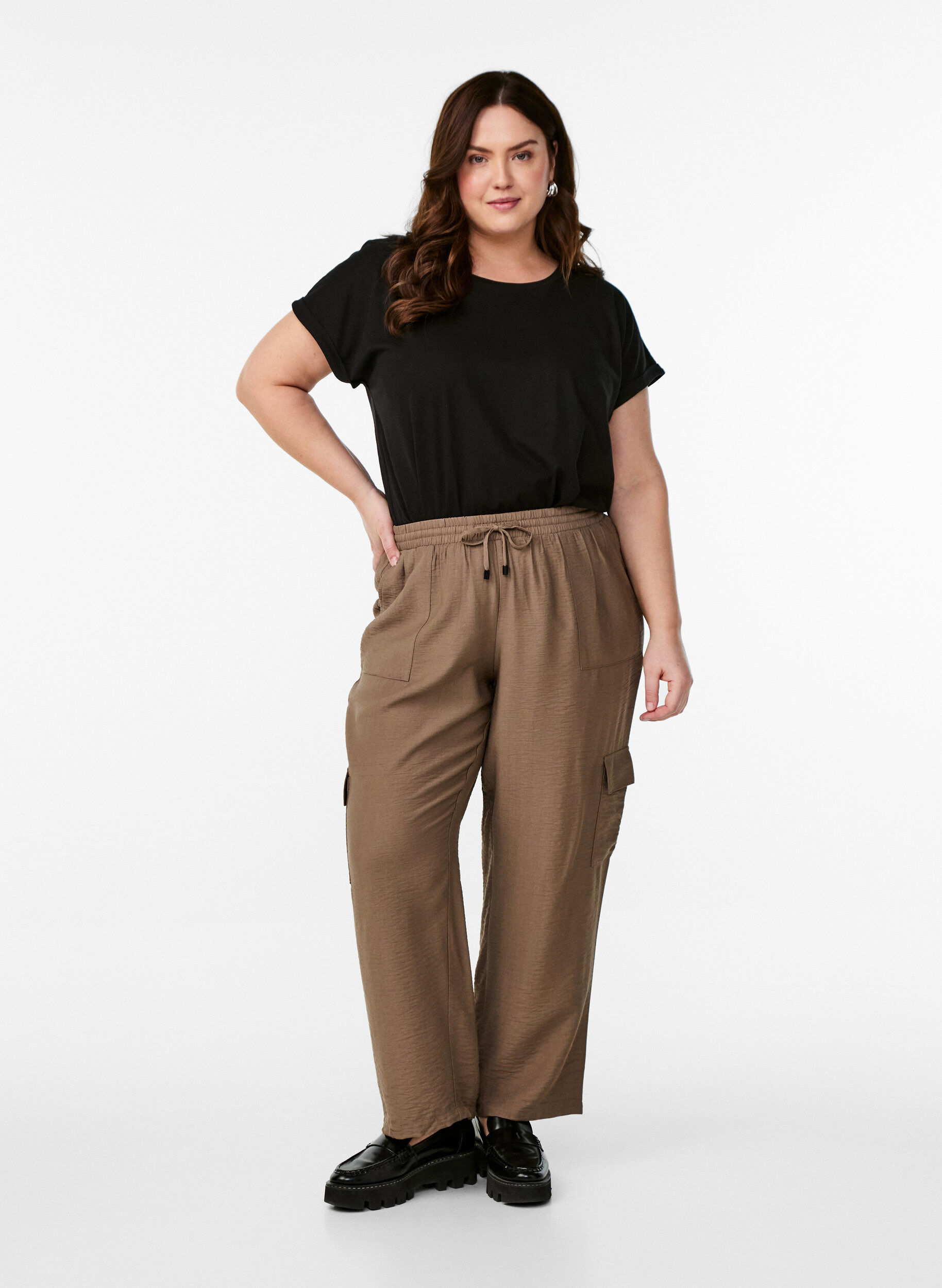 Zizzi Pantalon cargo taille haute, Beige, Model image number 0