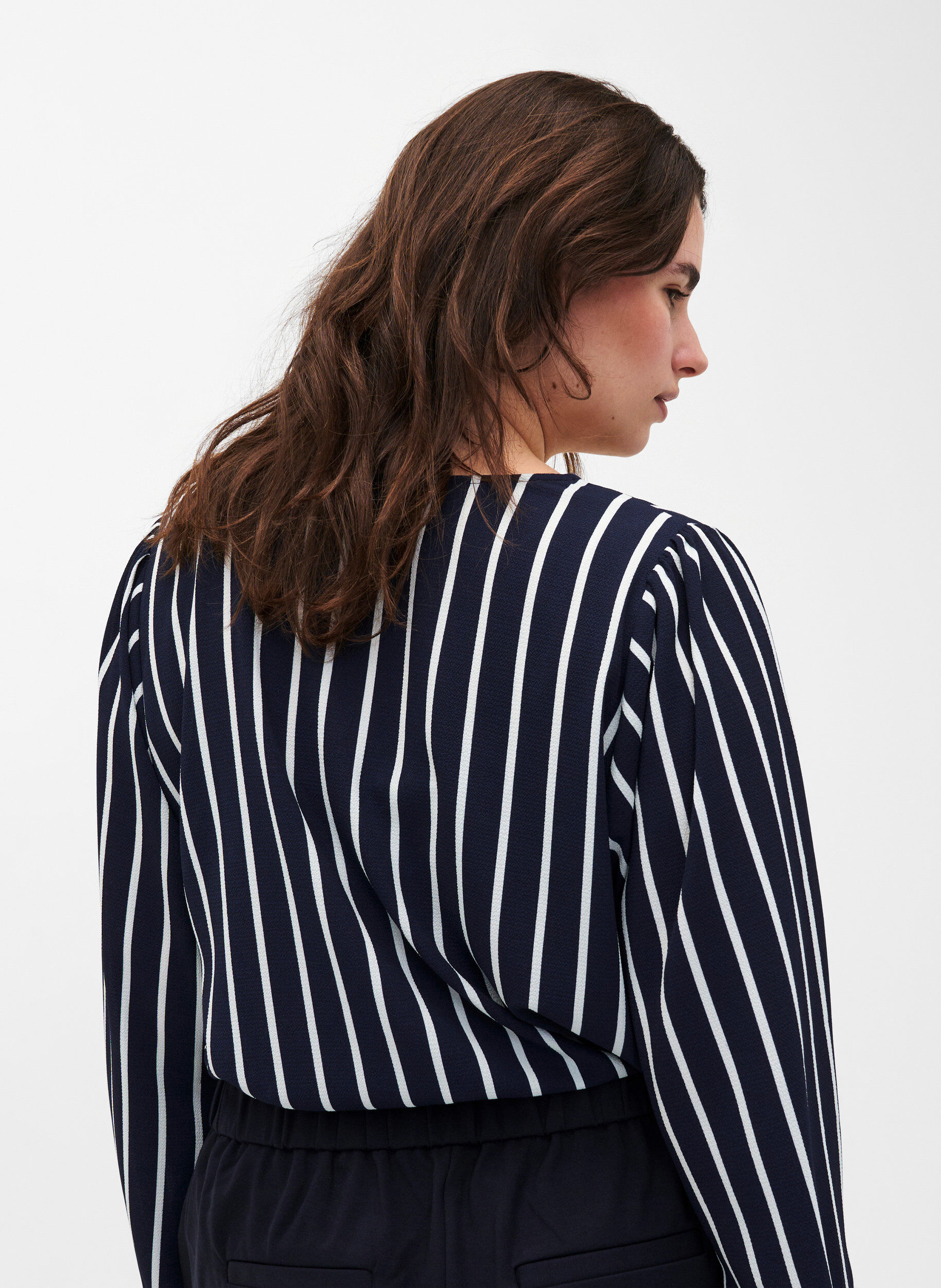 ZizziBlouse avec col en V et imprim&eacute;, Maritime Blue Stripe, Model image number 1