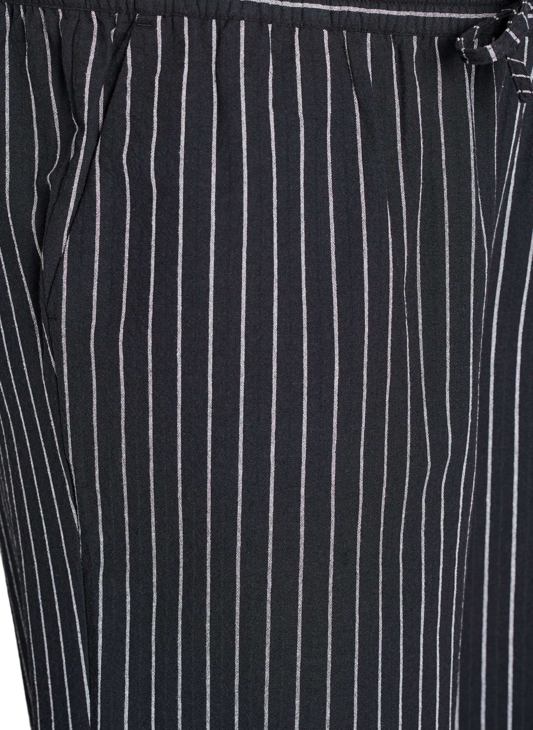 Zizzi Pantalon ample avec taille haute et poches, Noir, Packshot image number 2