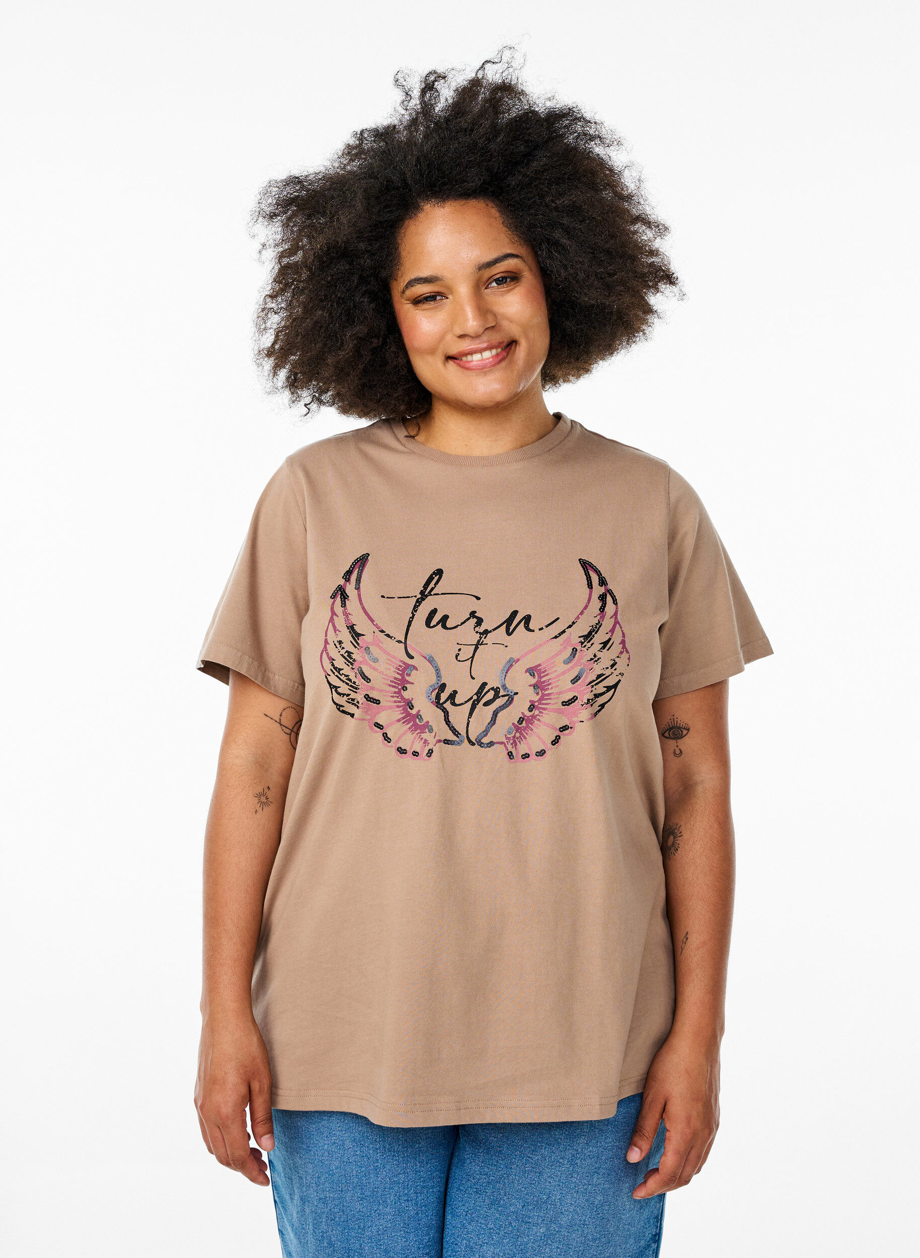 T-shirt van biologisch katoen met statementprint, Beige, Model