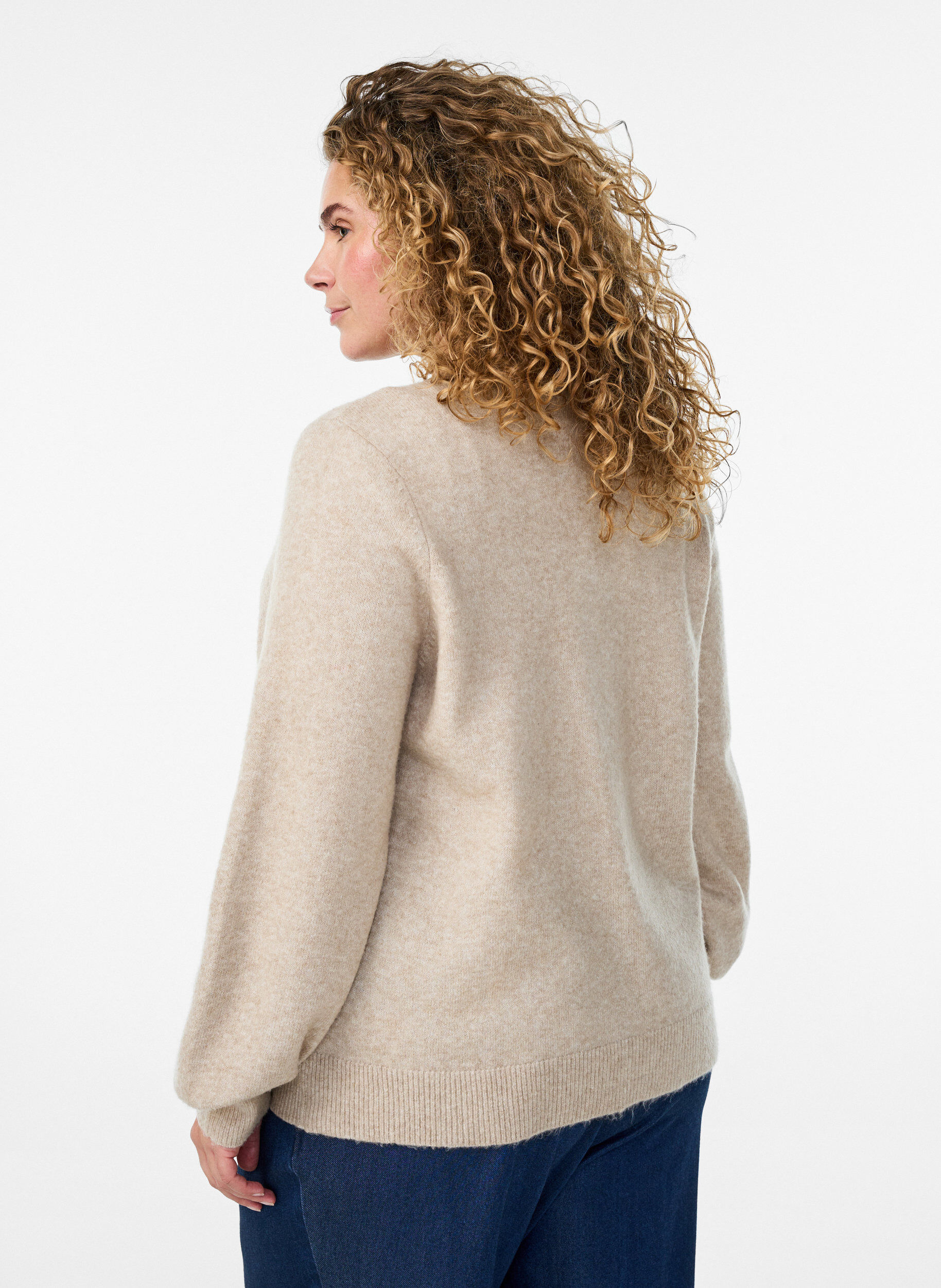 ZizziCardigan en maille douce avec boutons dor&eacute;s, Beige, Model image number 2