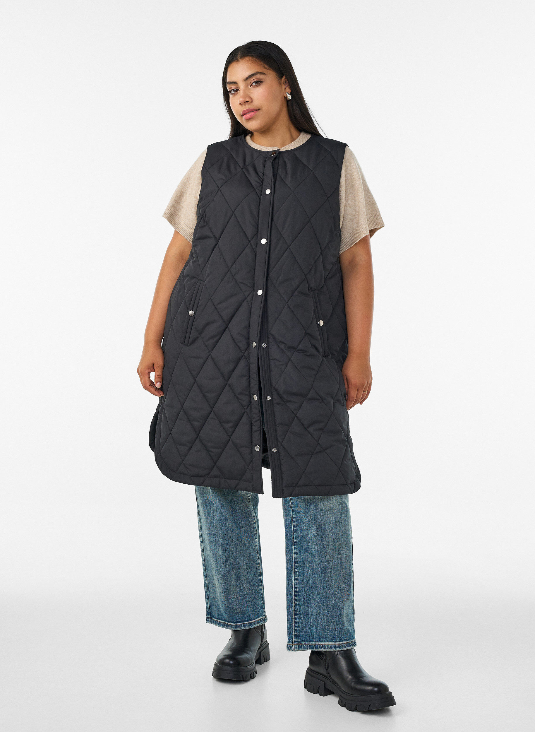ZizziLange gewatteerde gilet met drukknoopsluiting, Zwart, Model image number 1