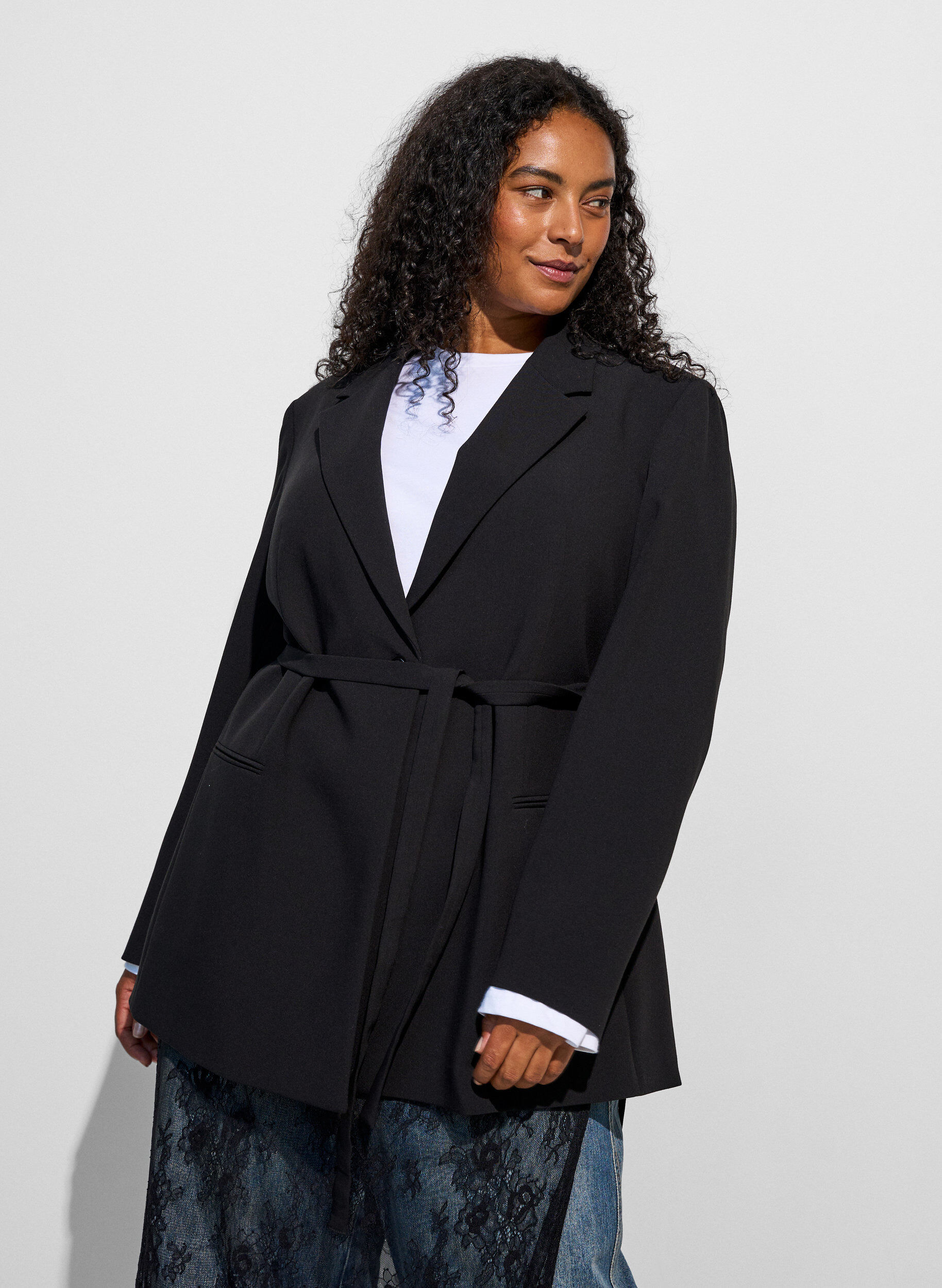 ZizziBlazer met afneembare strikceintuur, Zwart, Model image number 3