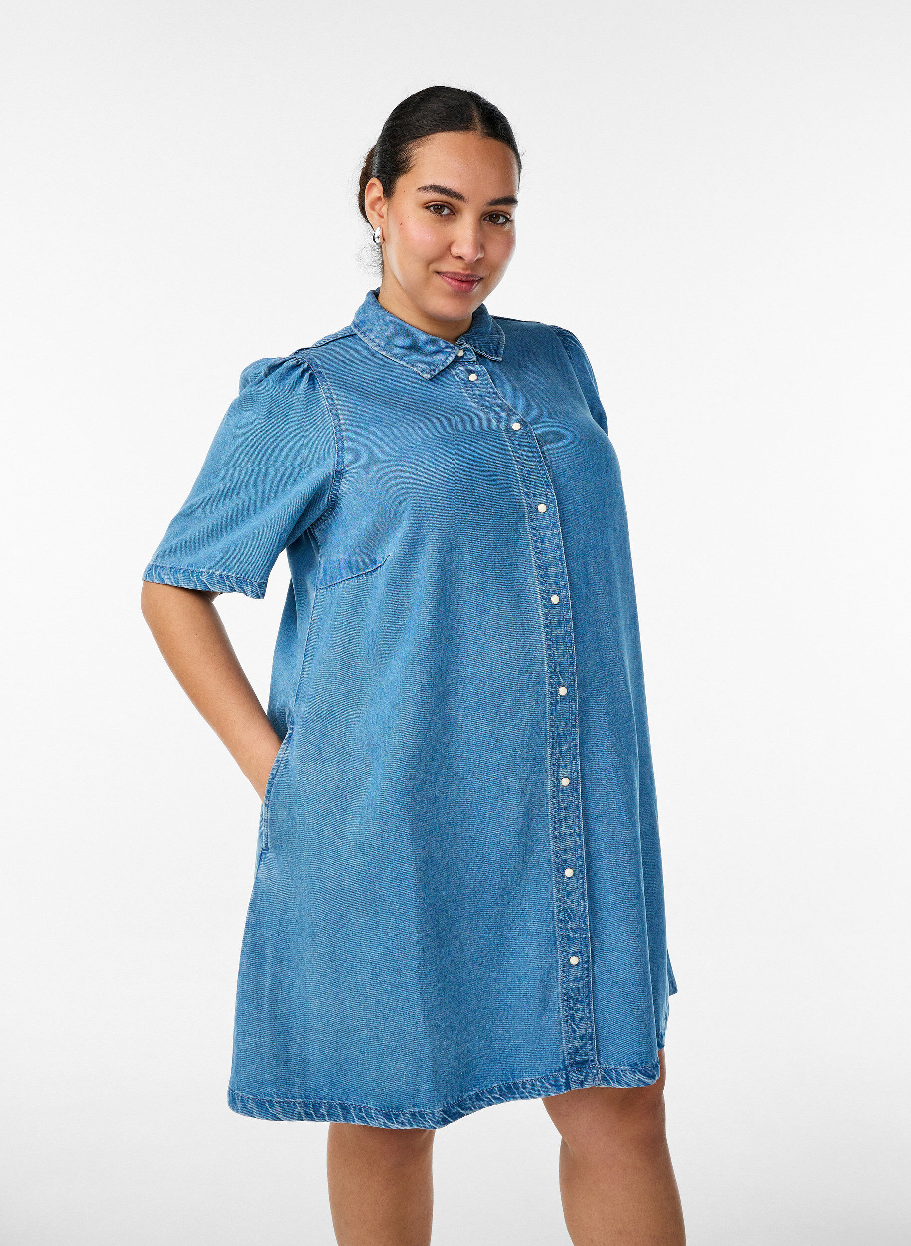 ZizziDenim jurk van lyocell met knopen en korte mouwen, Blauw, Model image number 0
