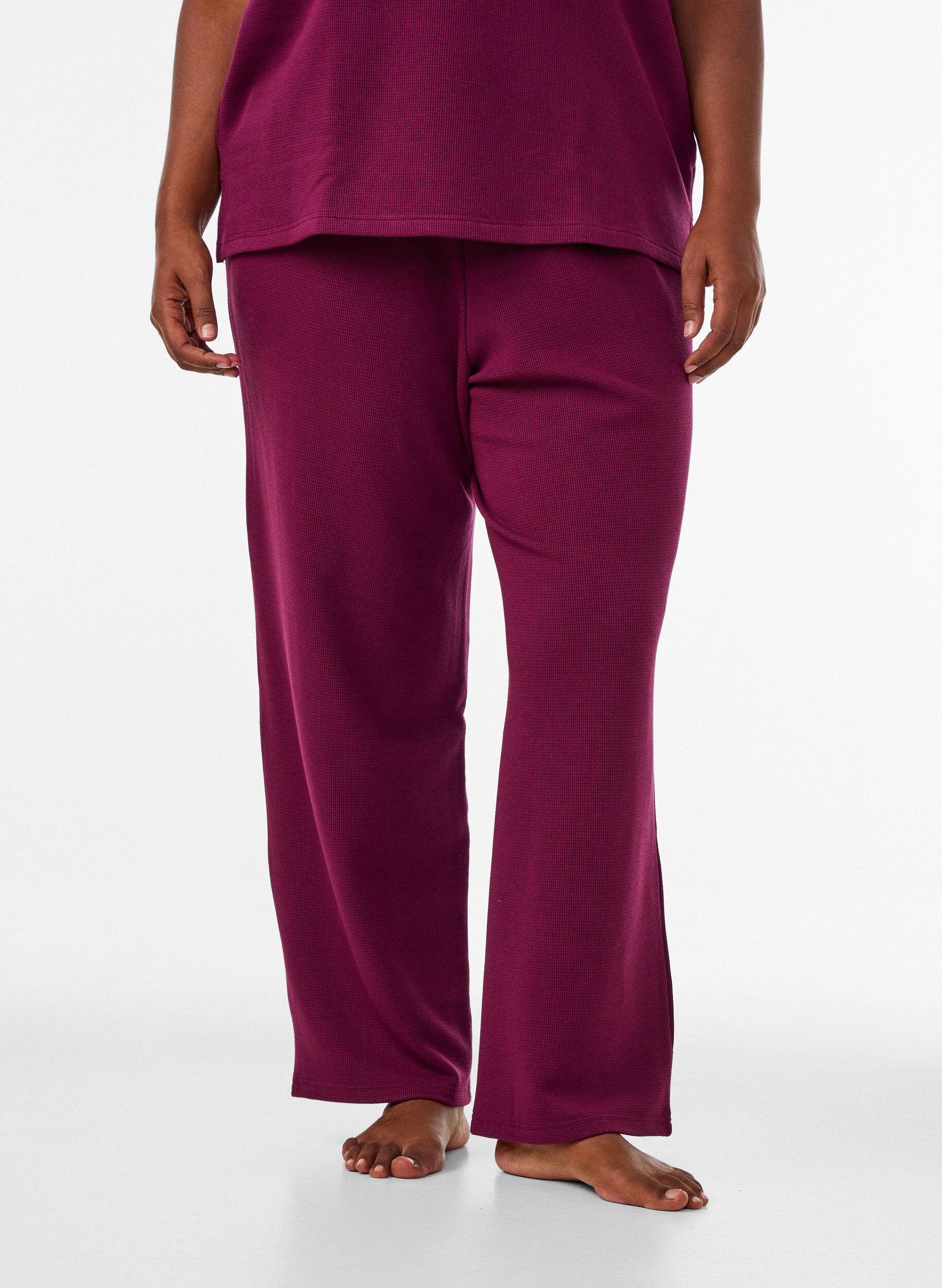 ZizziPantalon ample textur&eacute; &agrave; taille haute, Bordeaux, Model image number 2