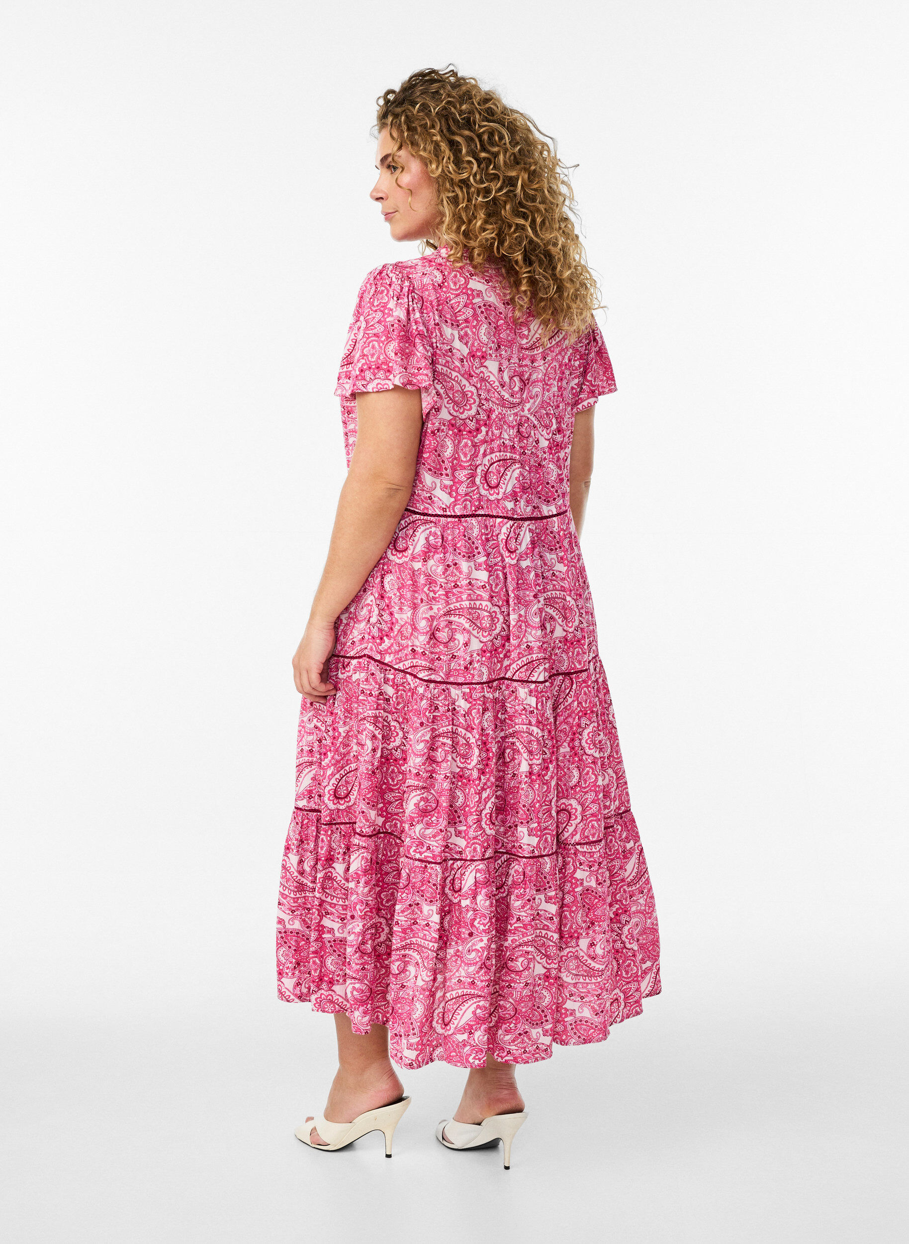 Zizzi Robe midi en viscose &agrave; motif, Rose, Model image number 1