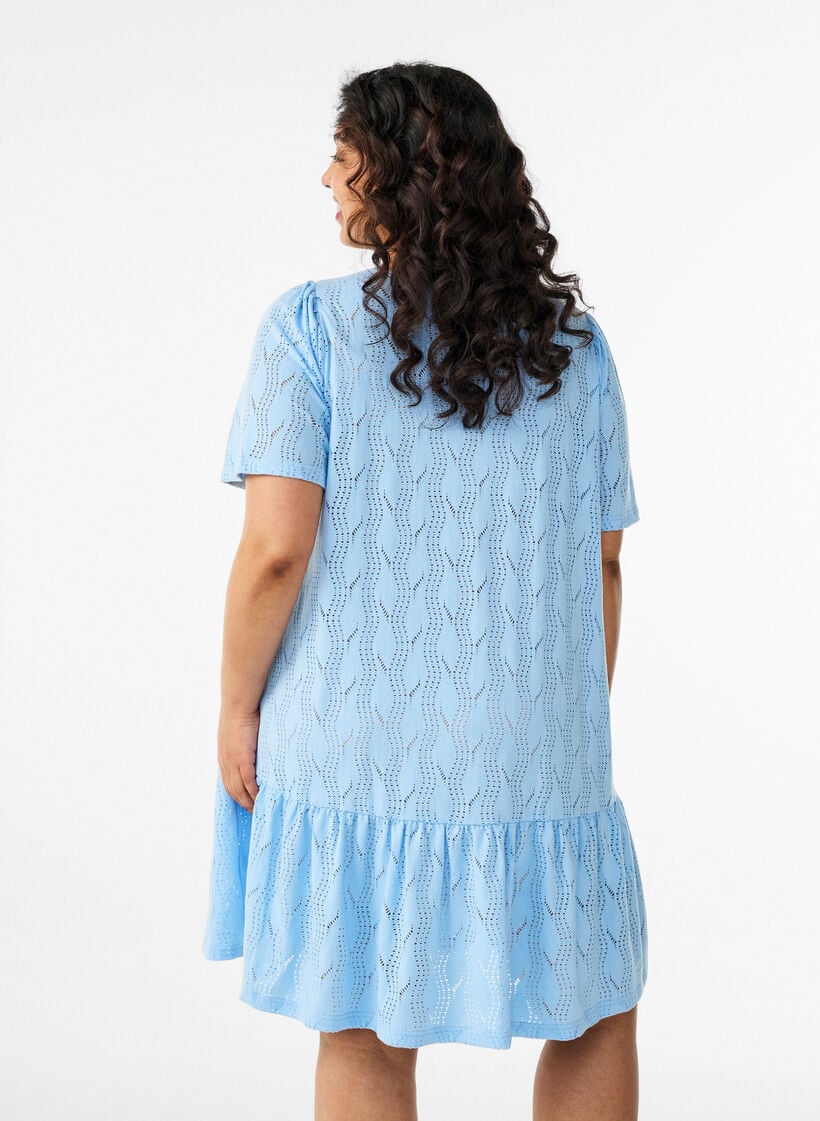 Robe courte en jersey avec broderie ajour&eacute;e, Bleu Clair, Model image number 2