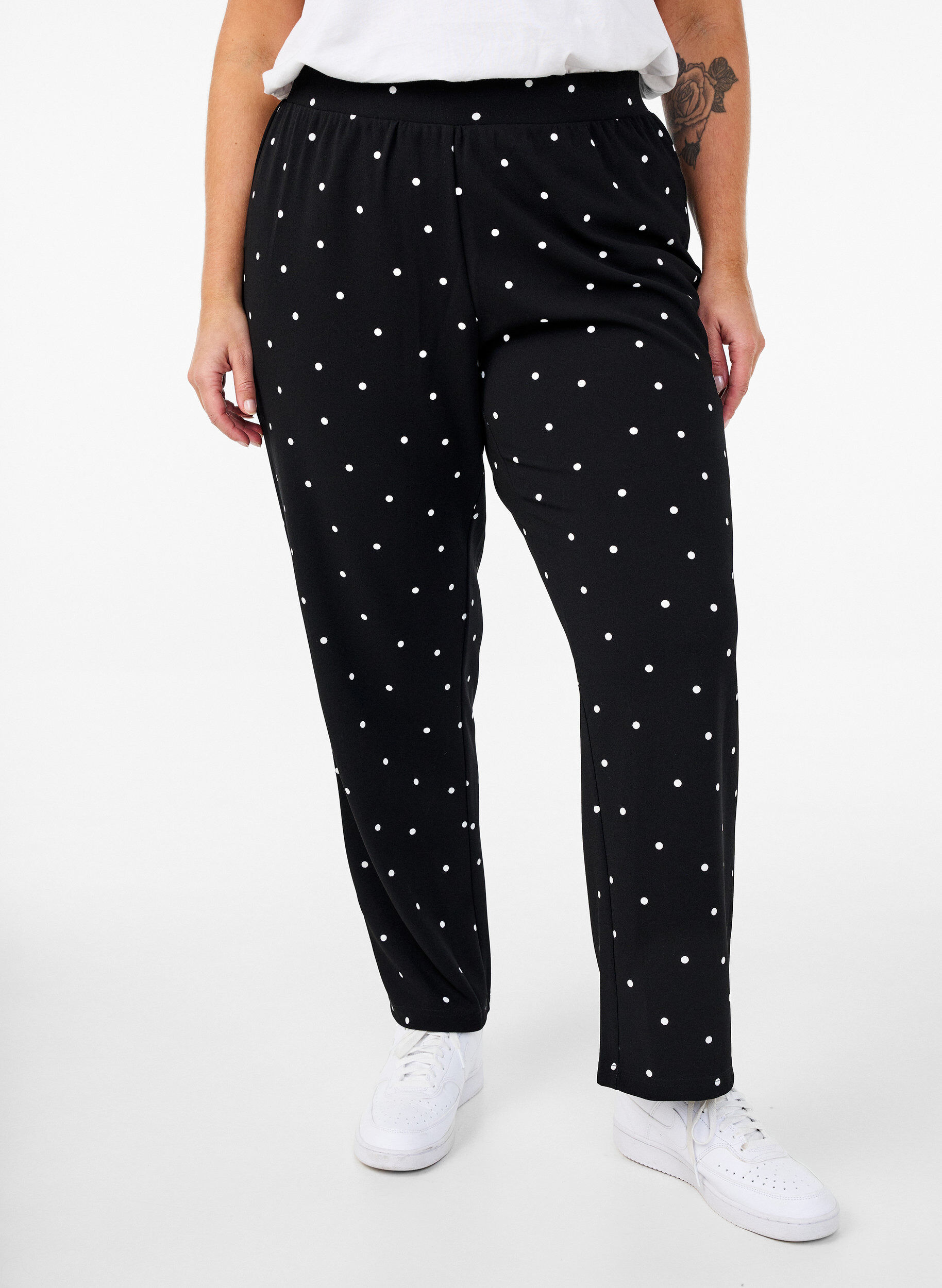 ZizziPantalon &agrave; coupe droite, Noir, Model image number 2
