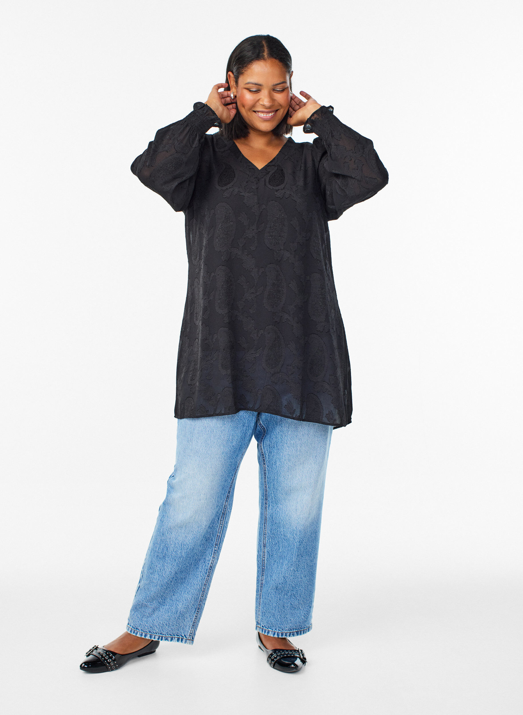 Zizzi Tunique imprim&eacute; cachemire &agrave; manches longues, Noir, Model image number 1