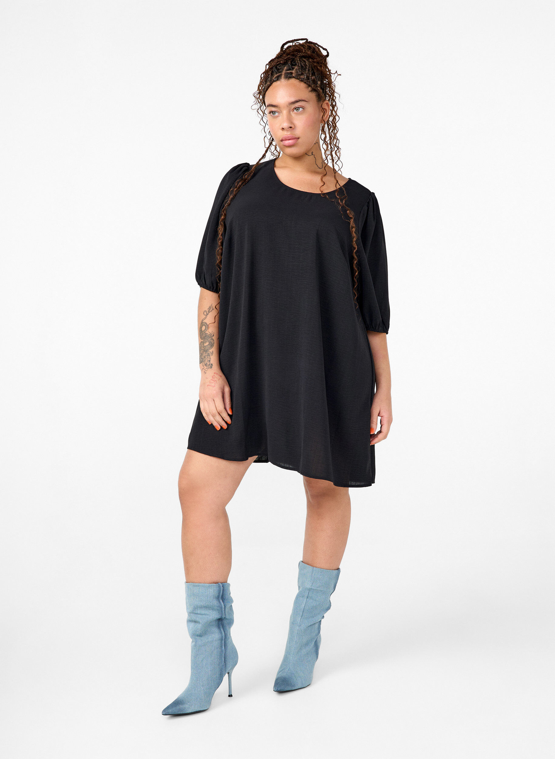 Zizzi Robe courte avec n&oelig;ud dans le dos, Black, Model image number 3